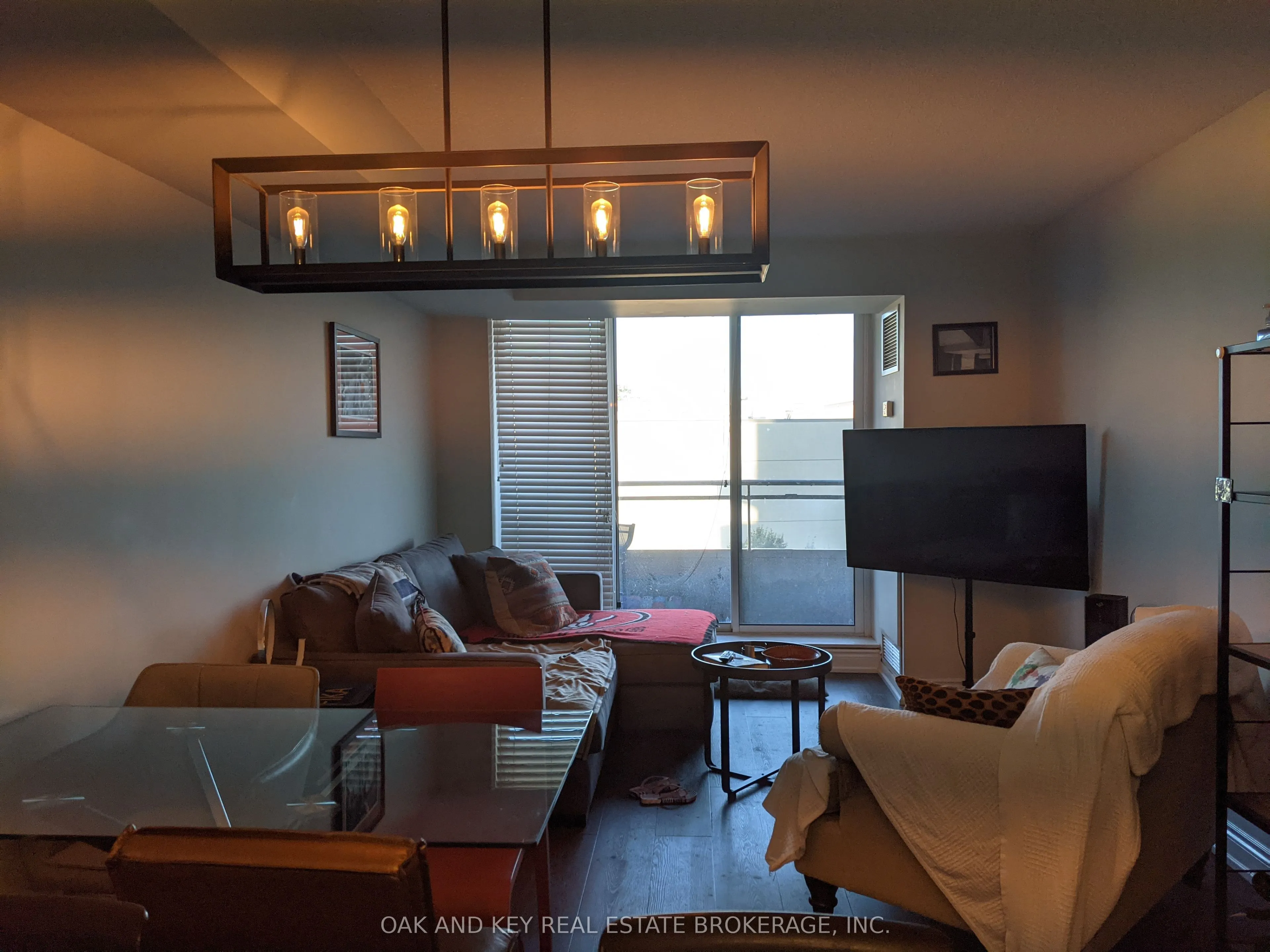 245 Davisville Avenue #613