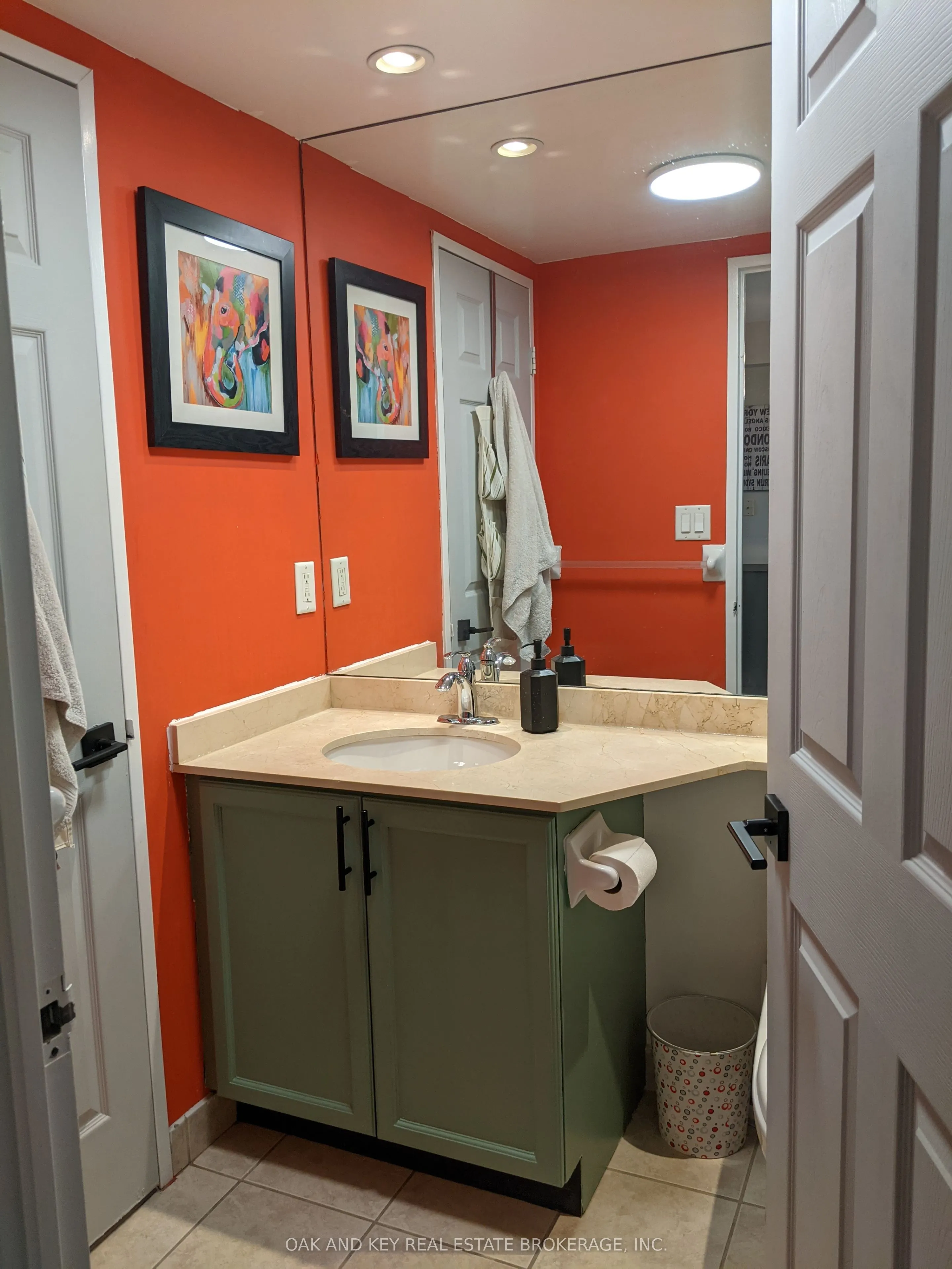 245 Davisville Avenue #613