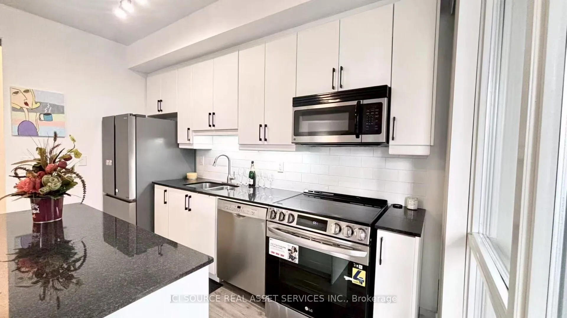 220 Victoria Street #1305