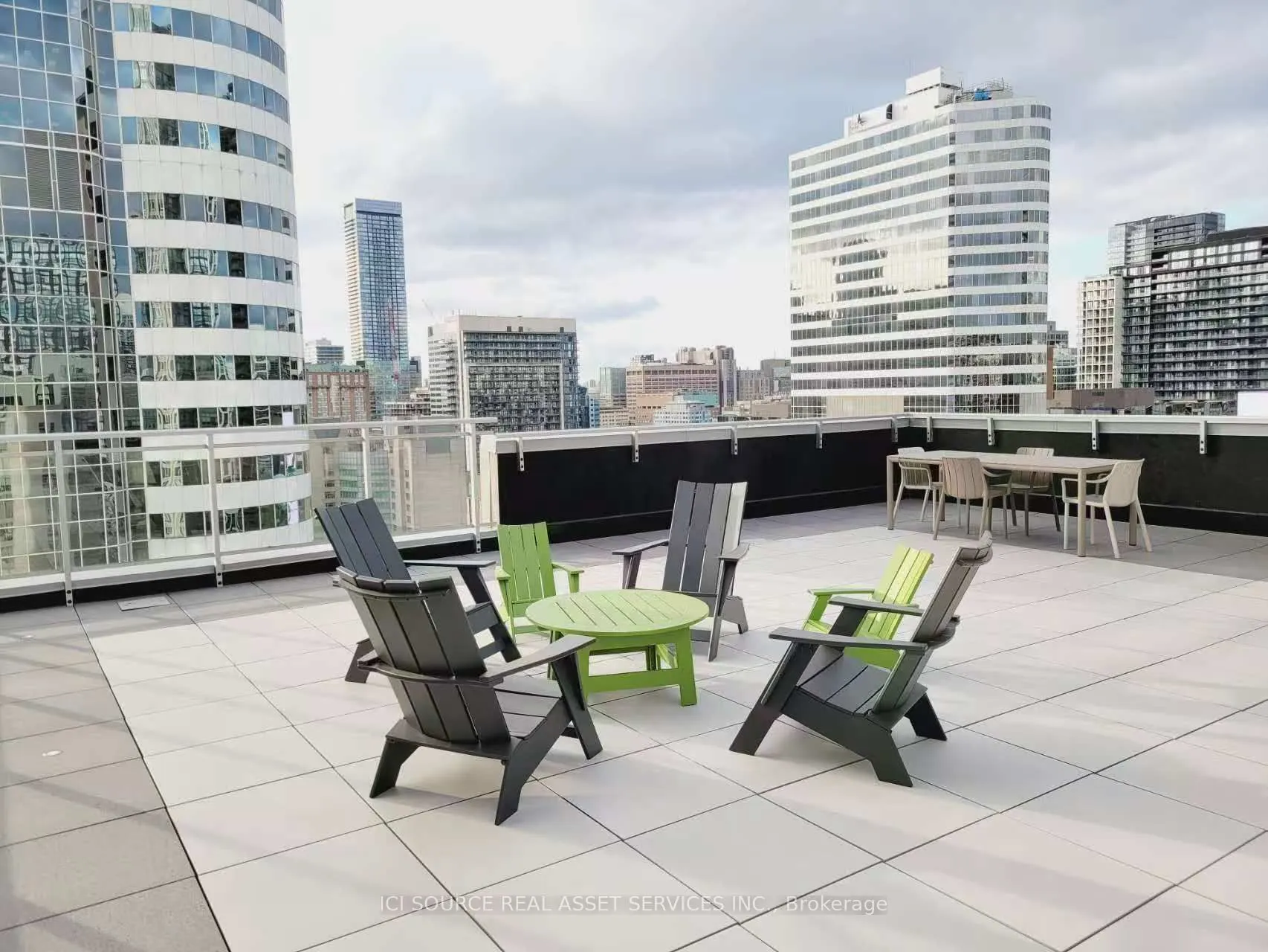 220 Victoria Street #1305