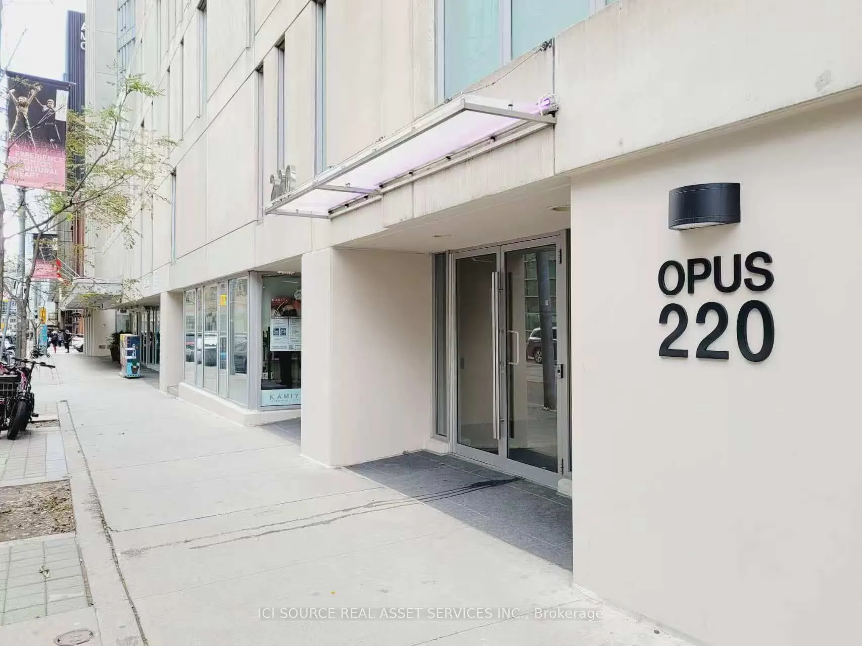 220 Victoria Street #1305