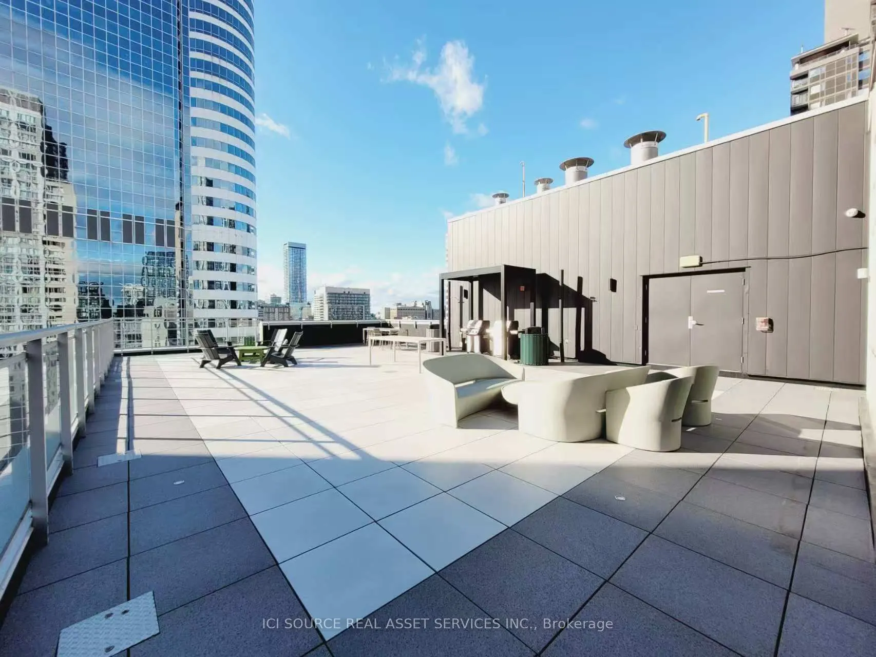 220 Victoria Street #1305