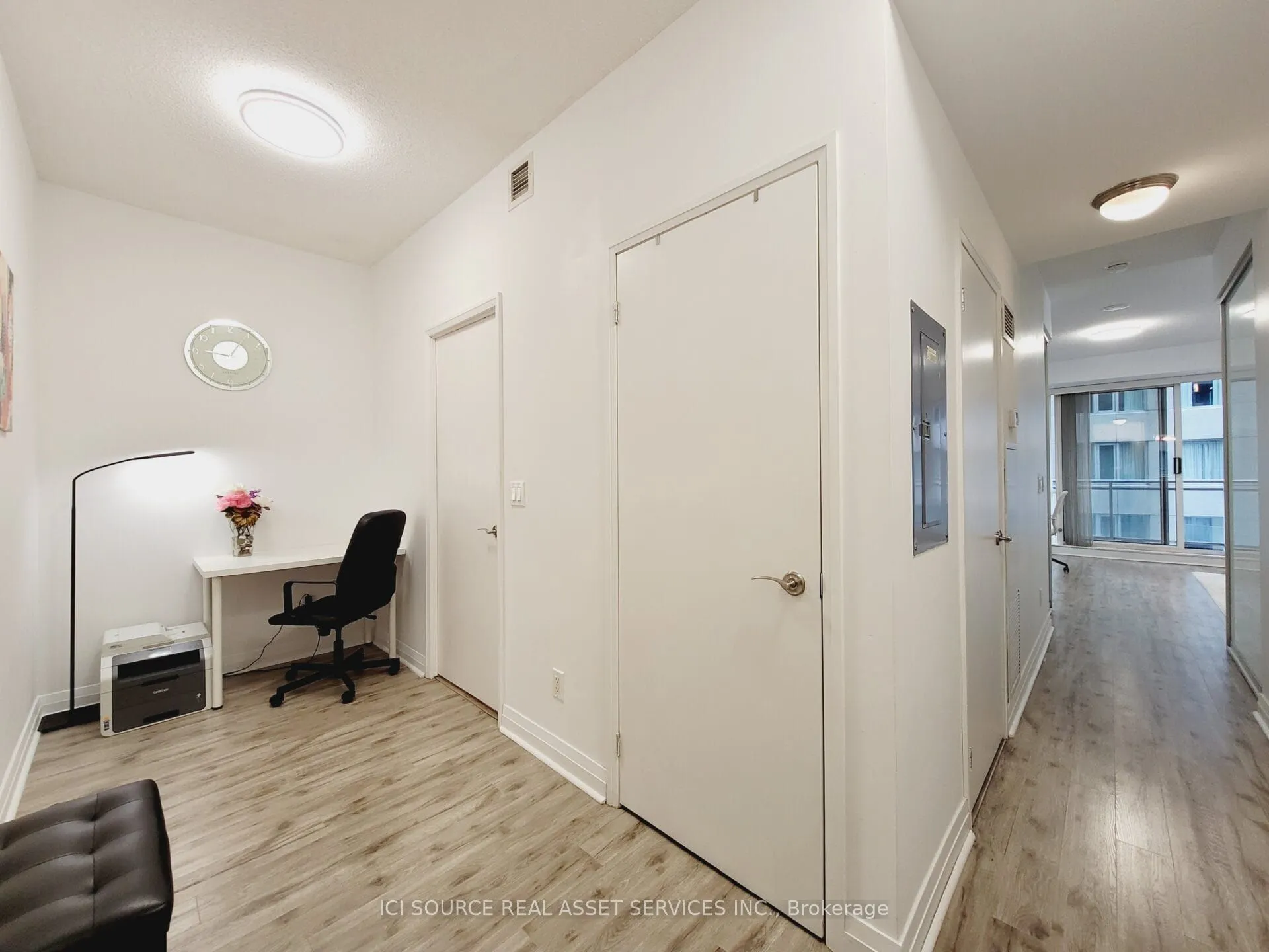 220 Victoria Street #1305