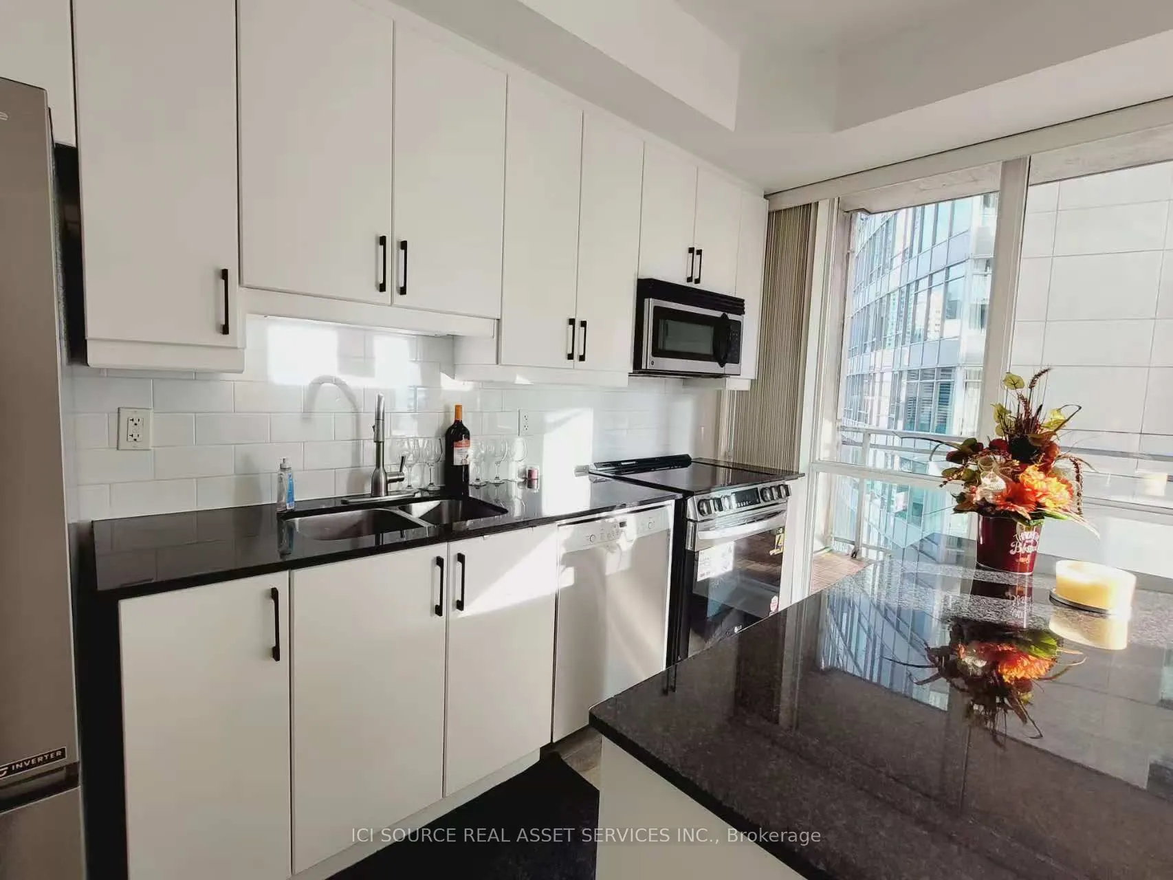 220 Victoria Street #1305