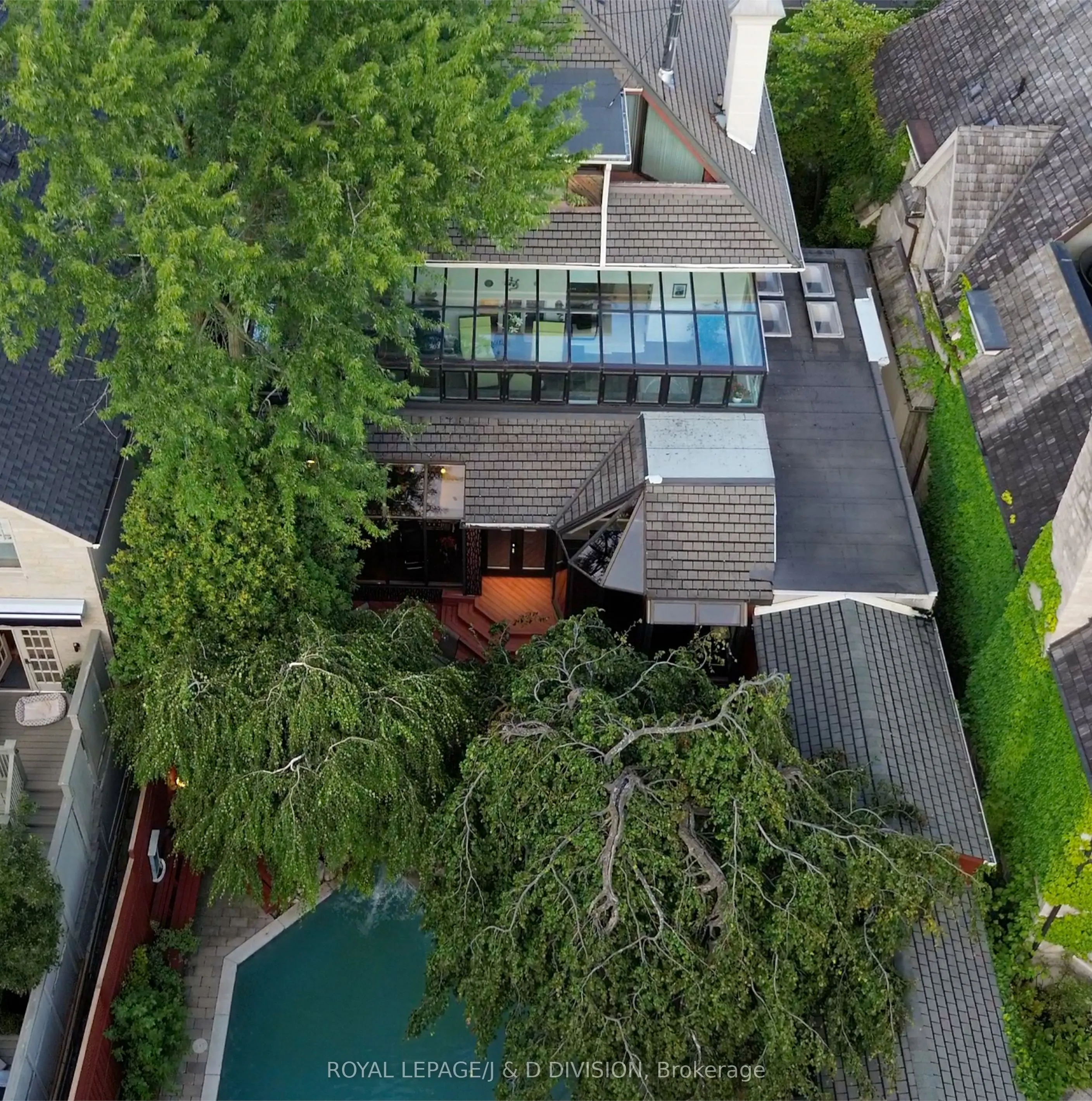 428 Russell Hill Road