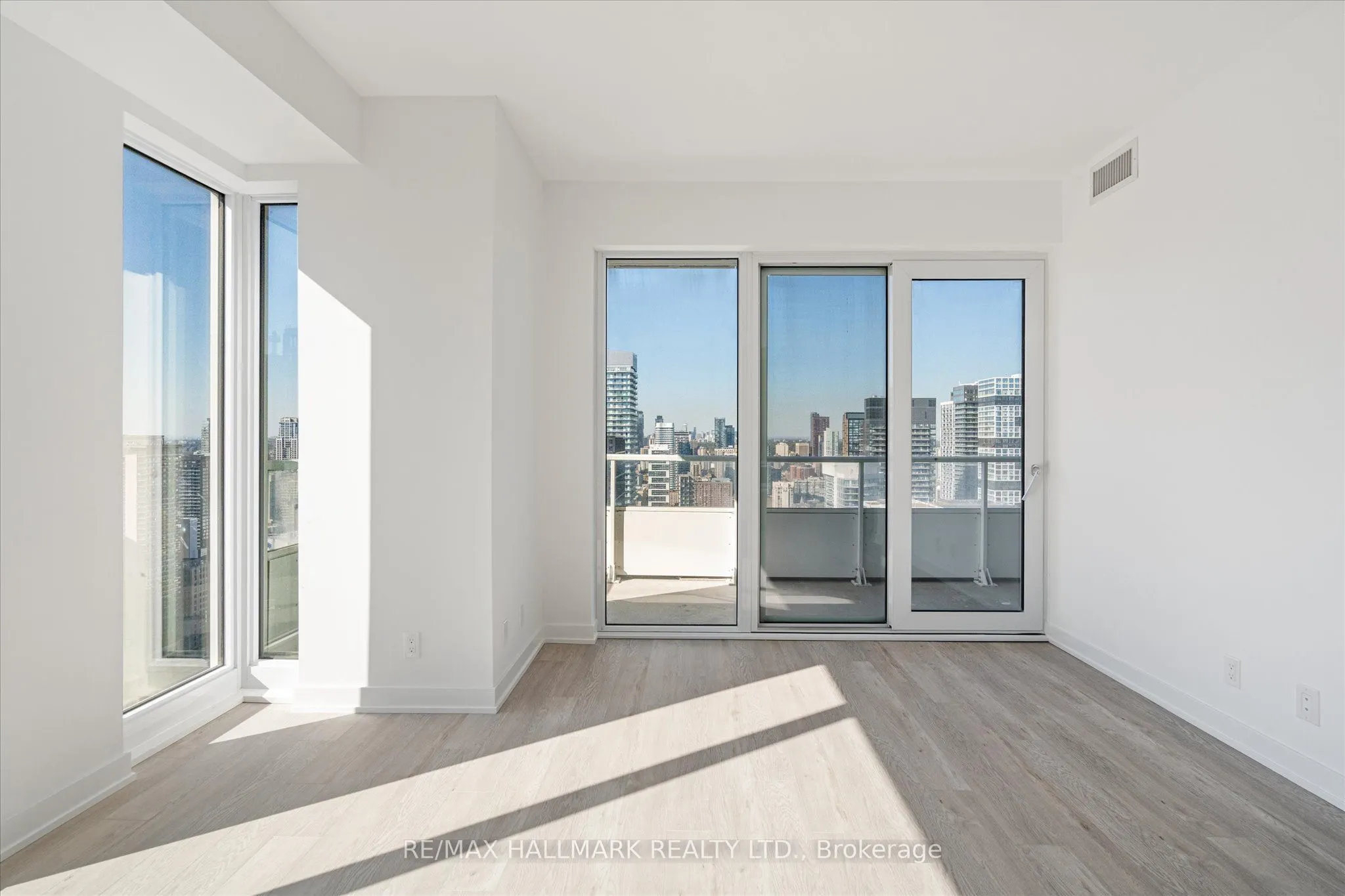 88 Queen Street E #4711