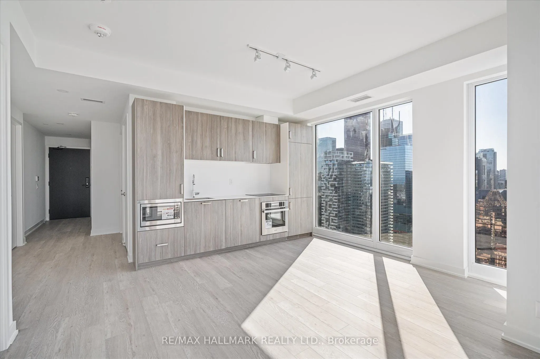 88 Queen Street E #4711