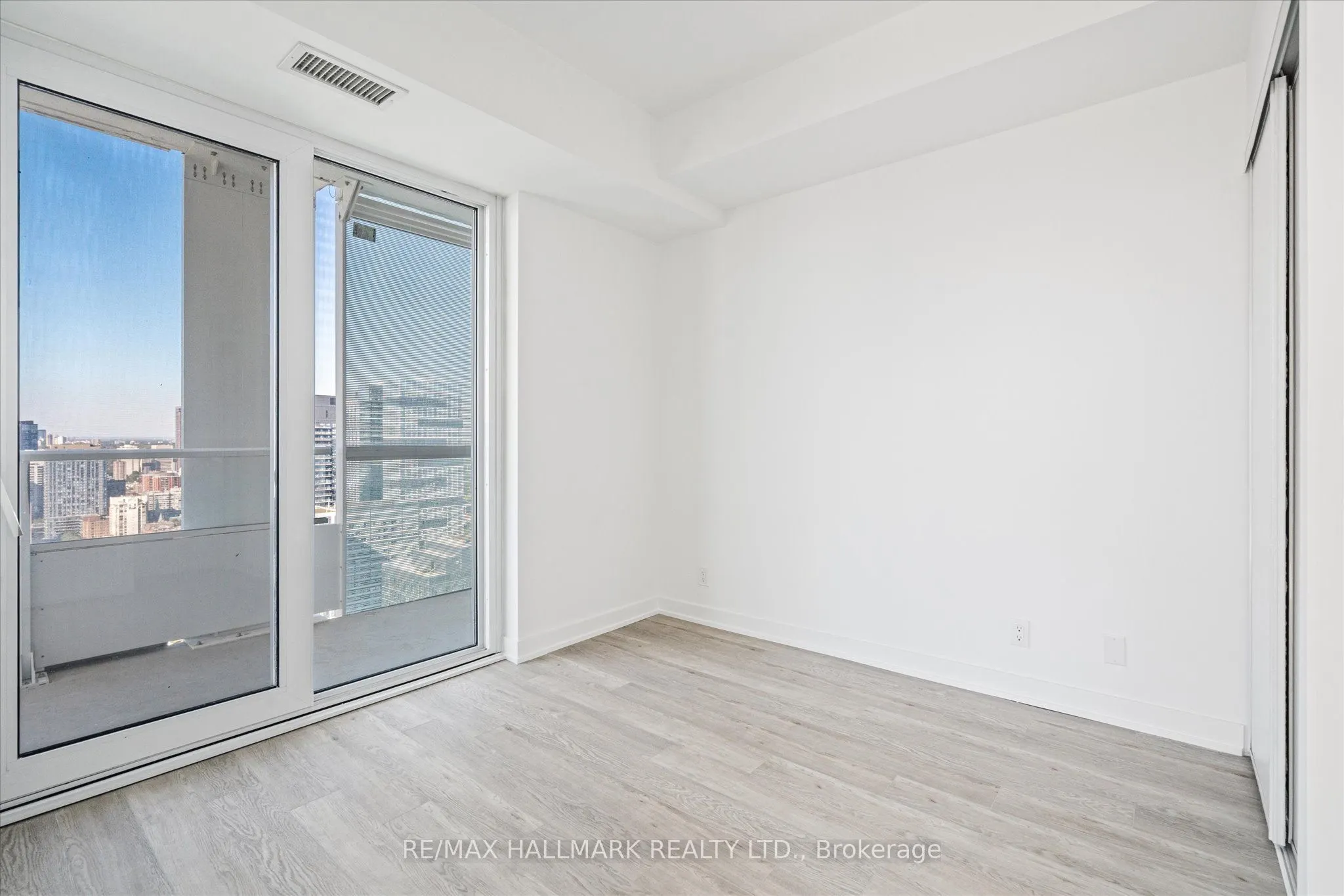 88 Queen Street E #4711