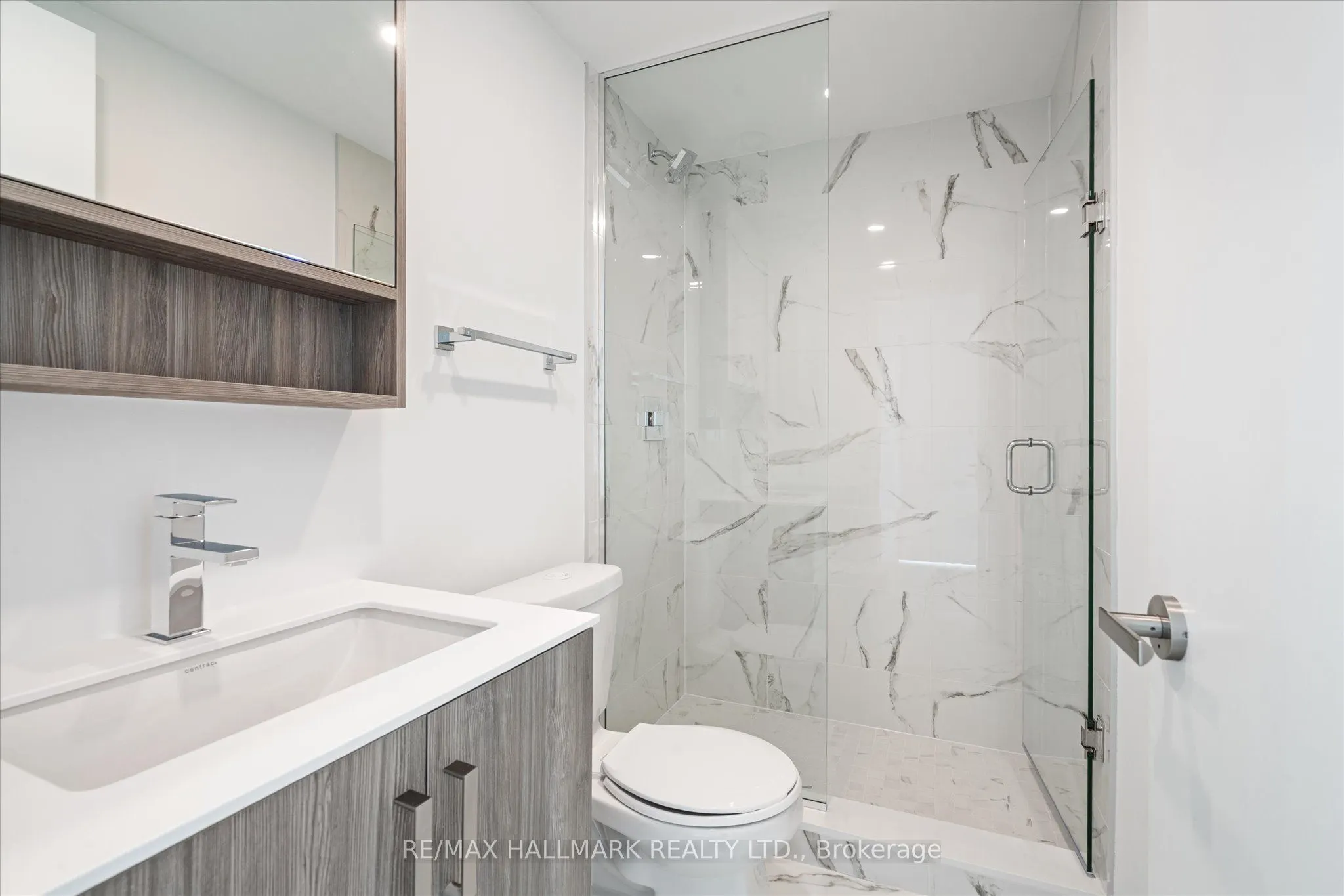 88 Queen Street E #4711