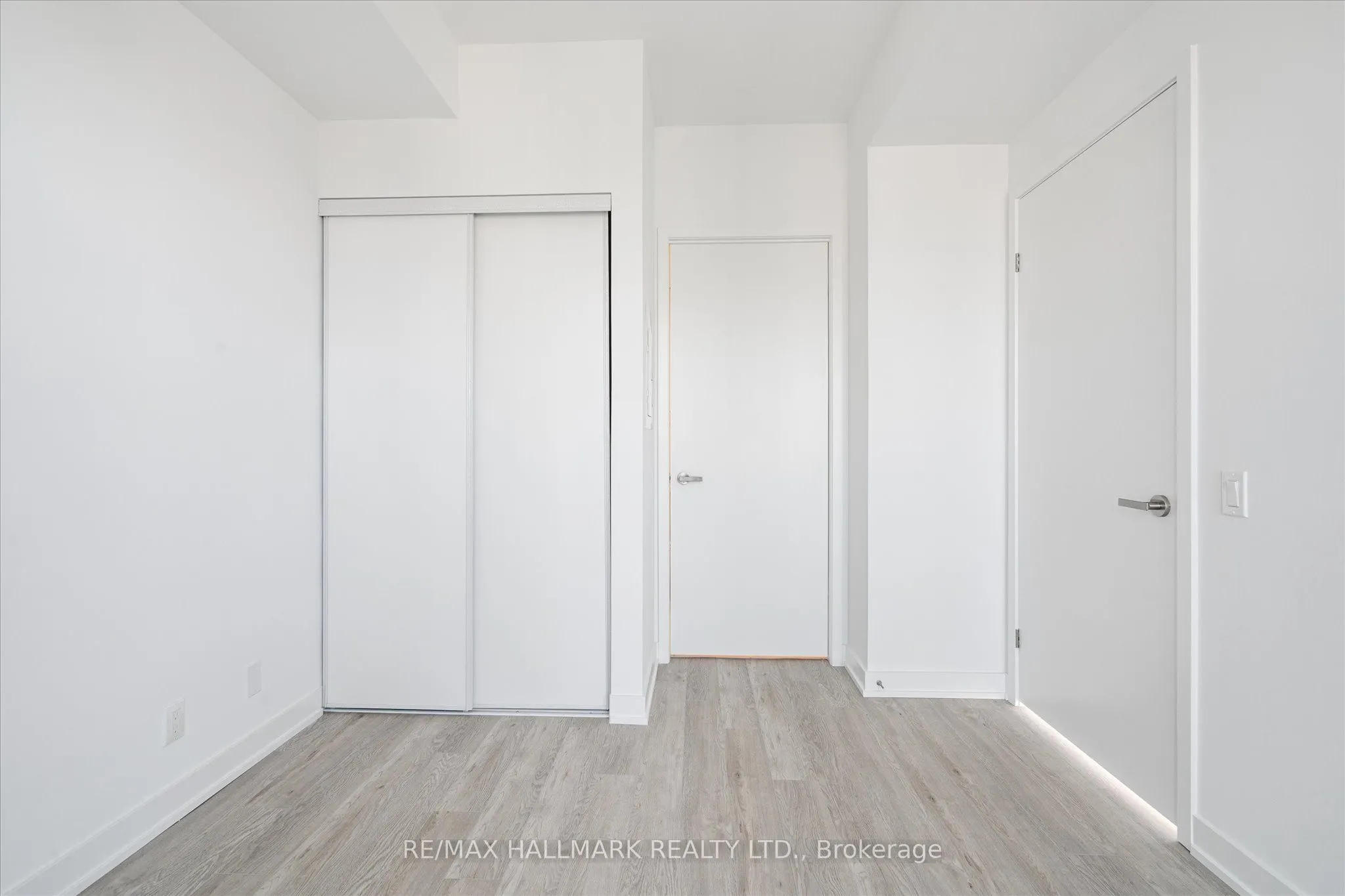 88 Queen Street E #4711