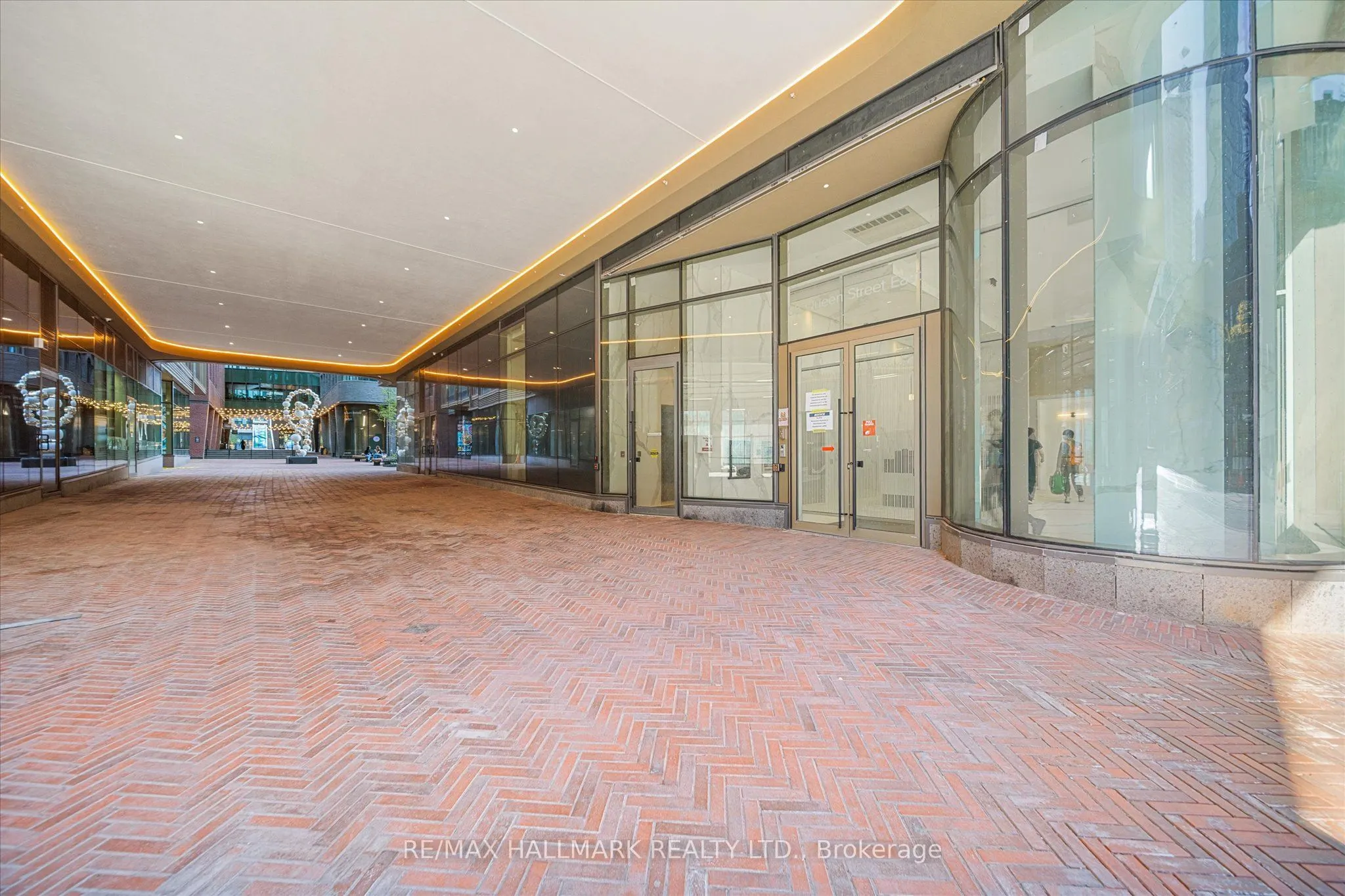 88 Queen Street E #4711