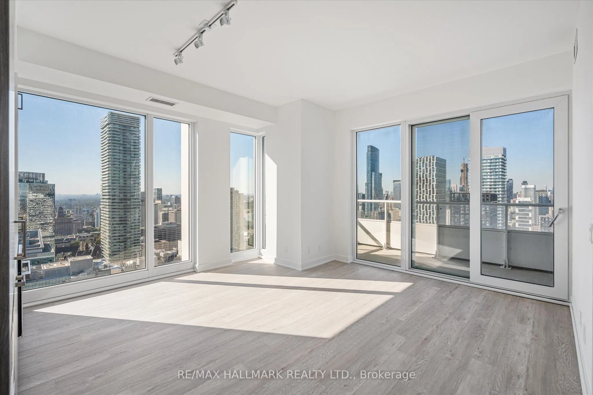 88 Queen Street E #4711