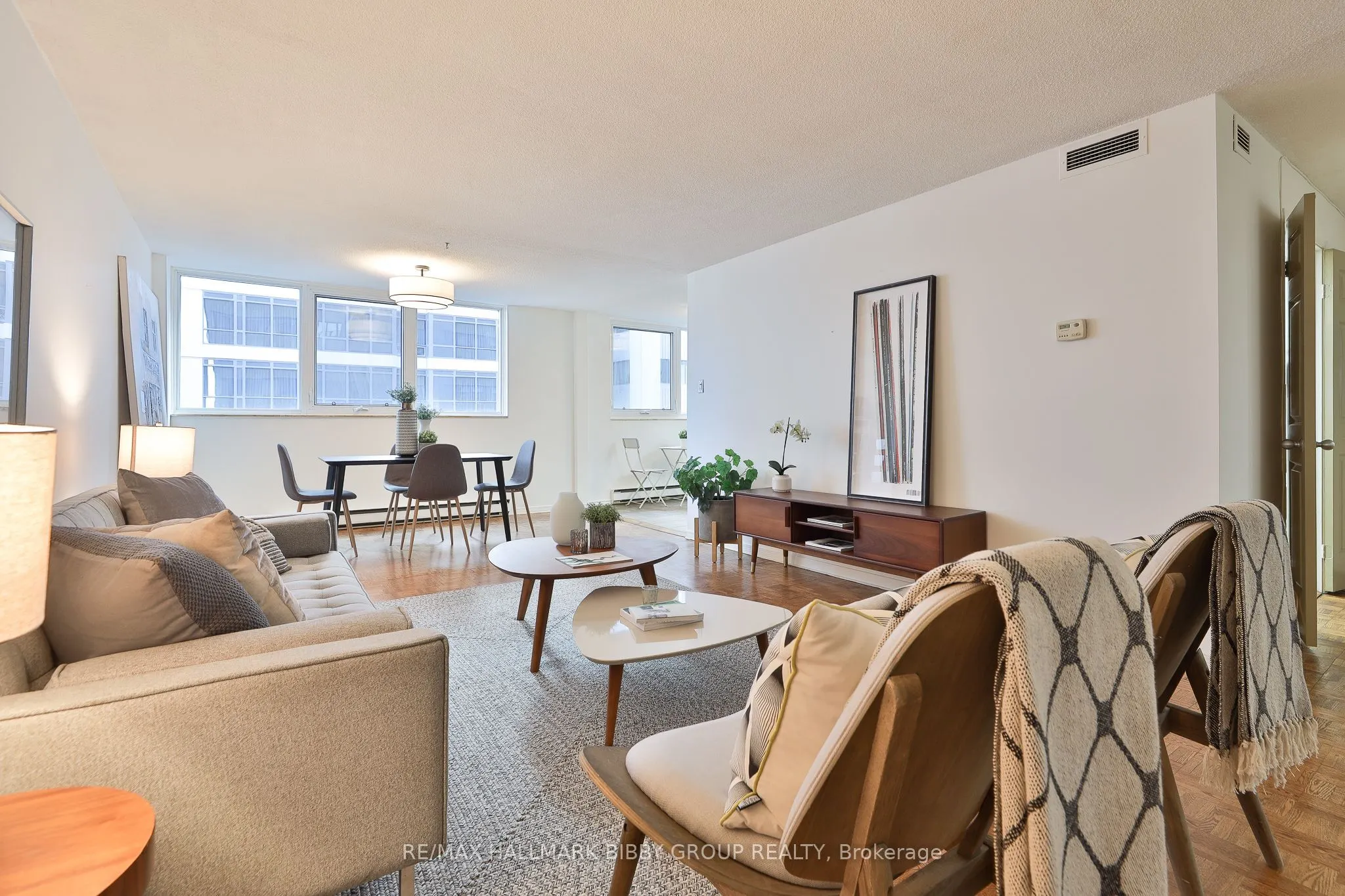 360 Bloor Street E #1007