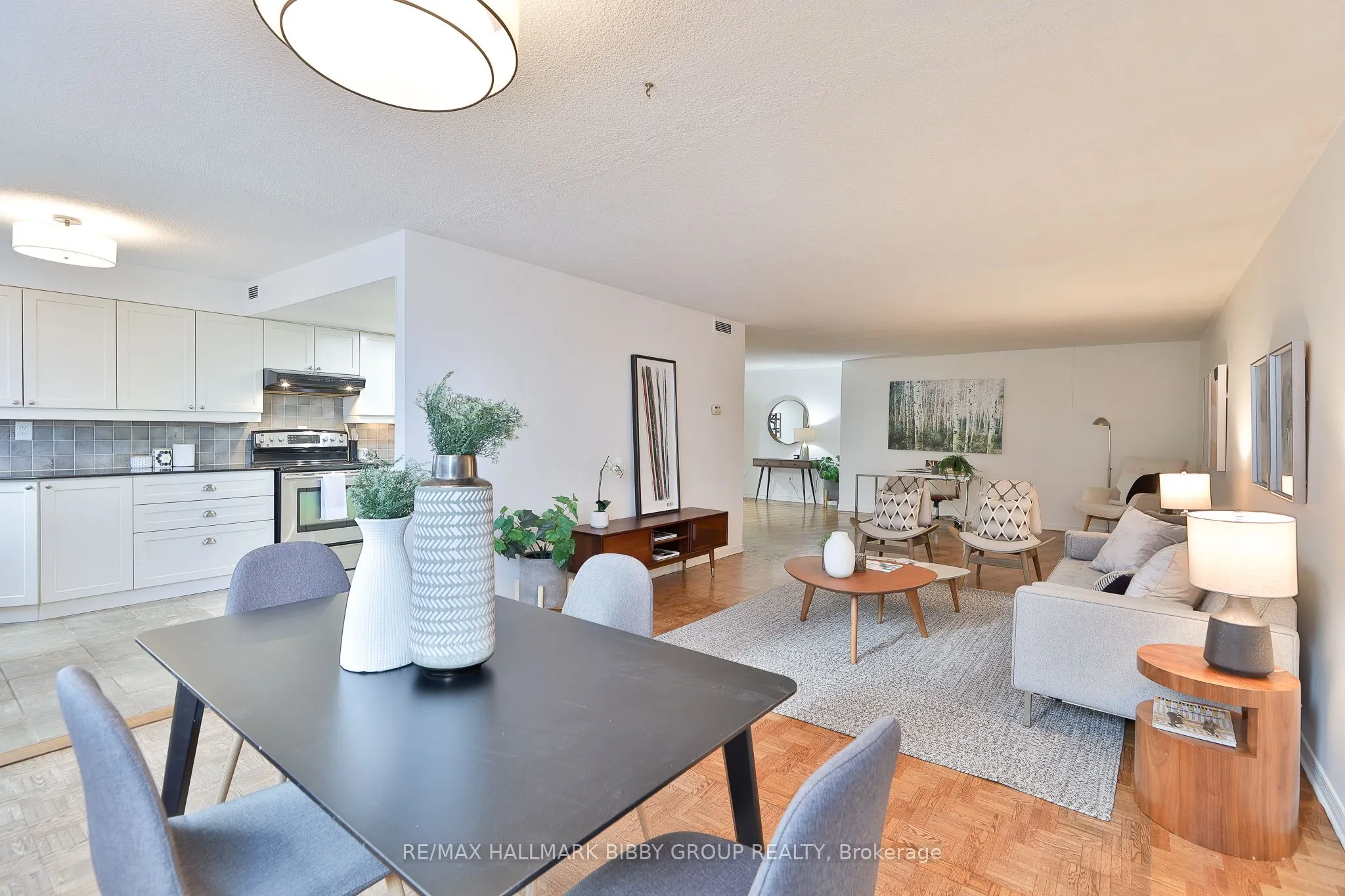 360 Bloor Street E #1007