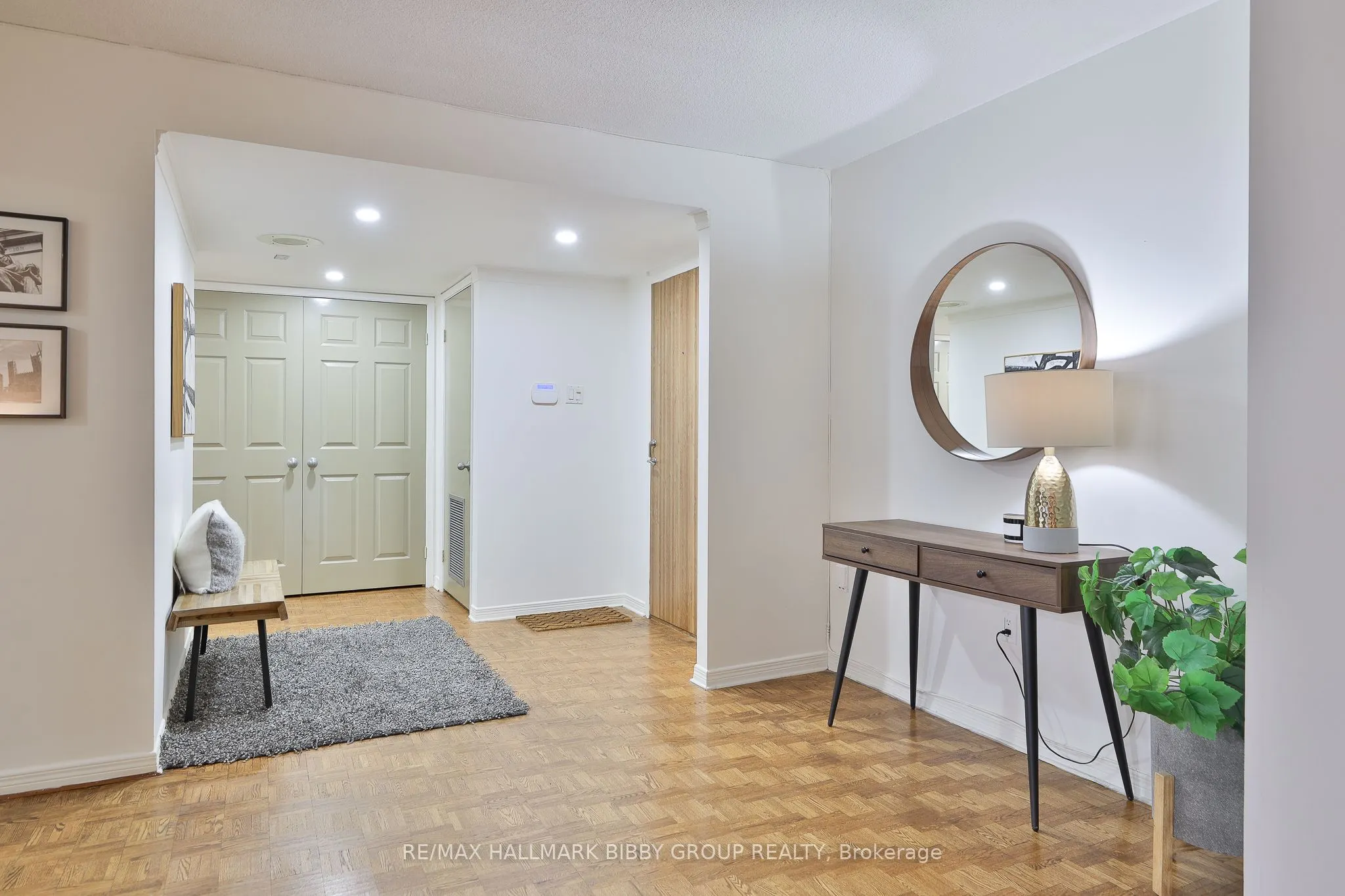 360 Bloor Street E #1007