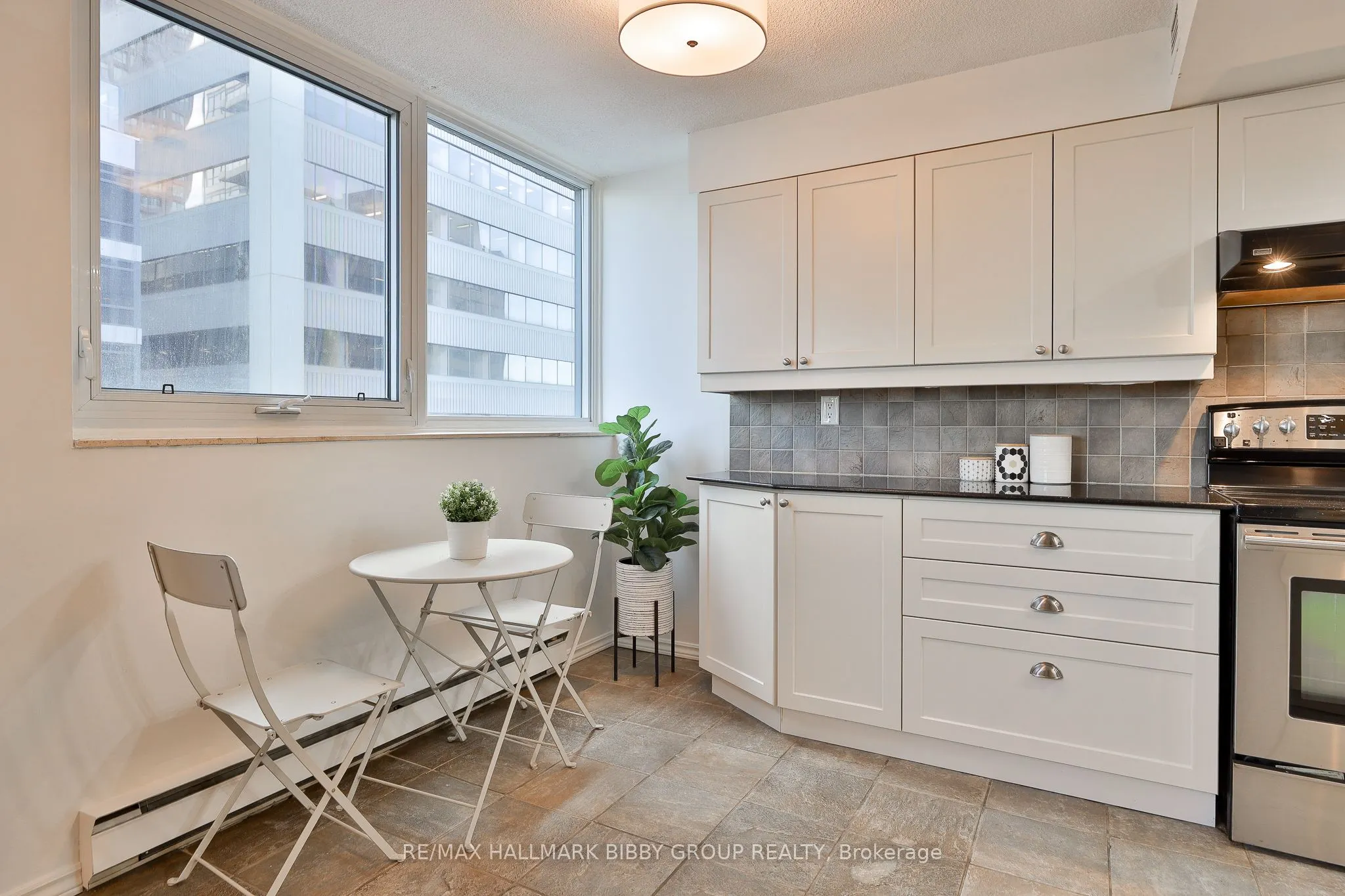360 Bloor Street E #1007