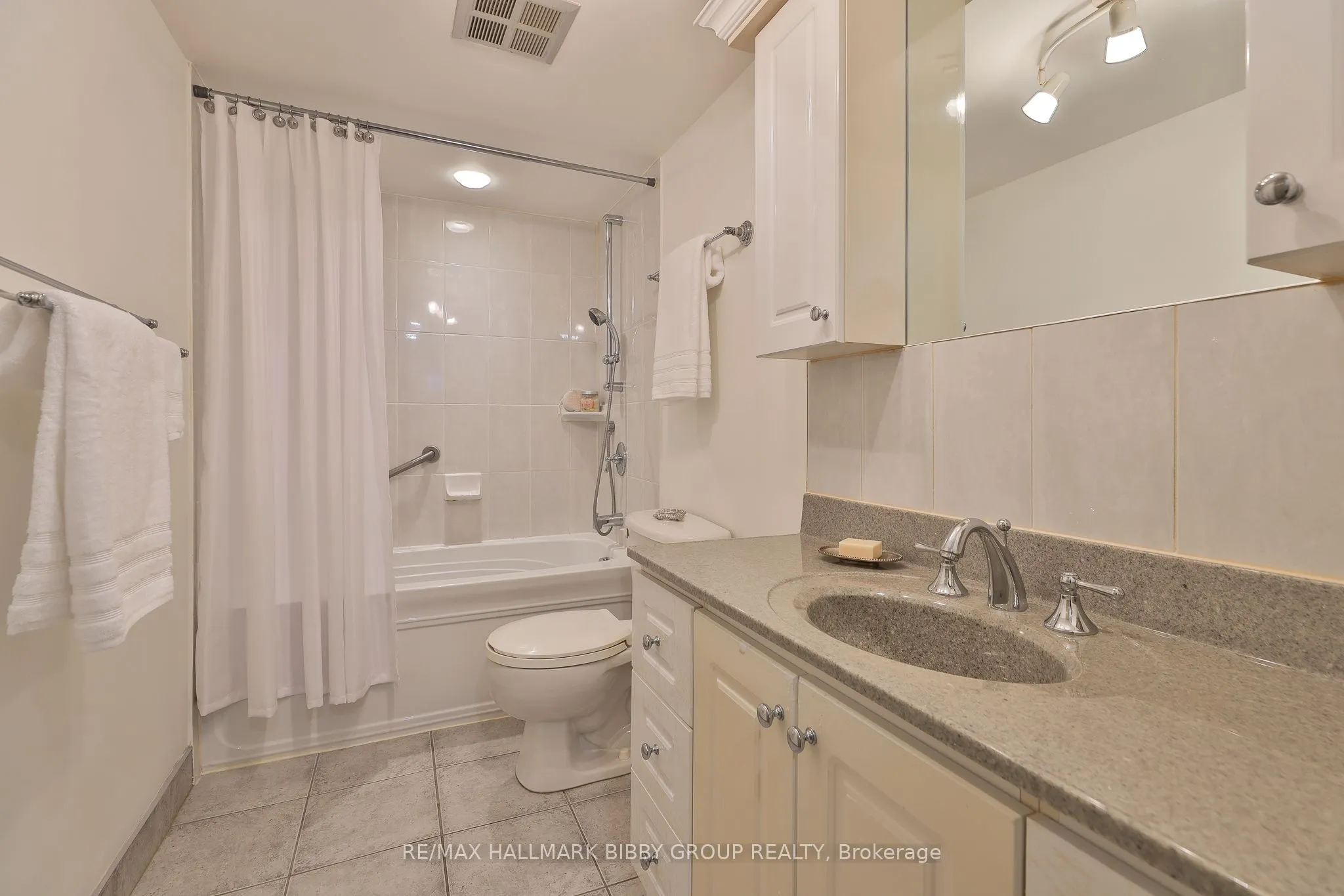 360 Bloor Street E #1007