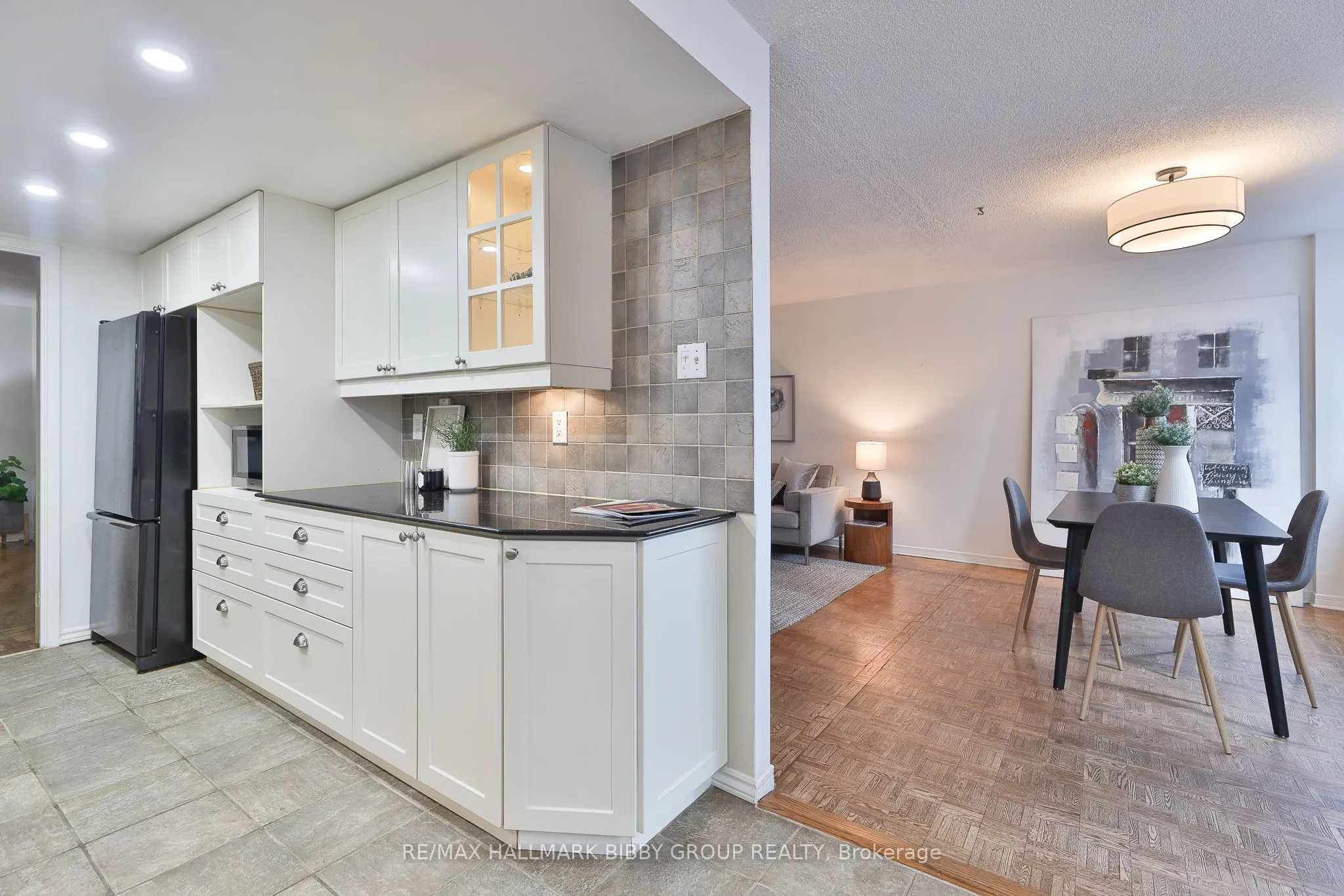360 Bloor Street E #1007