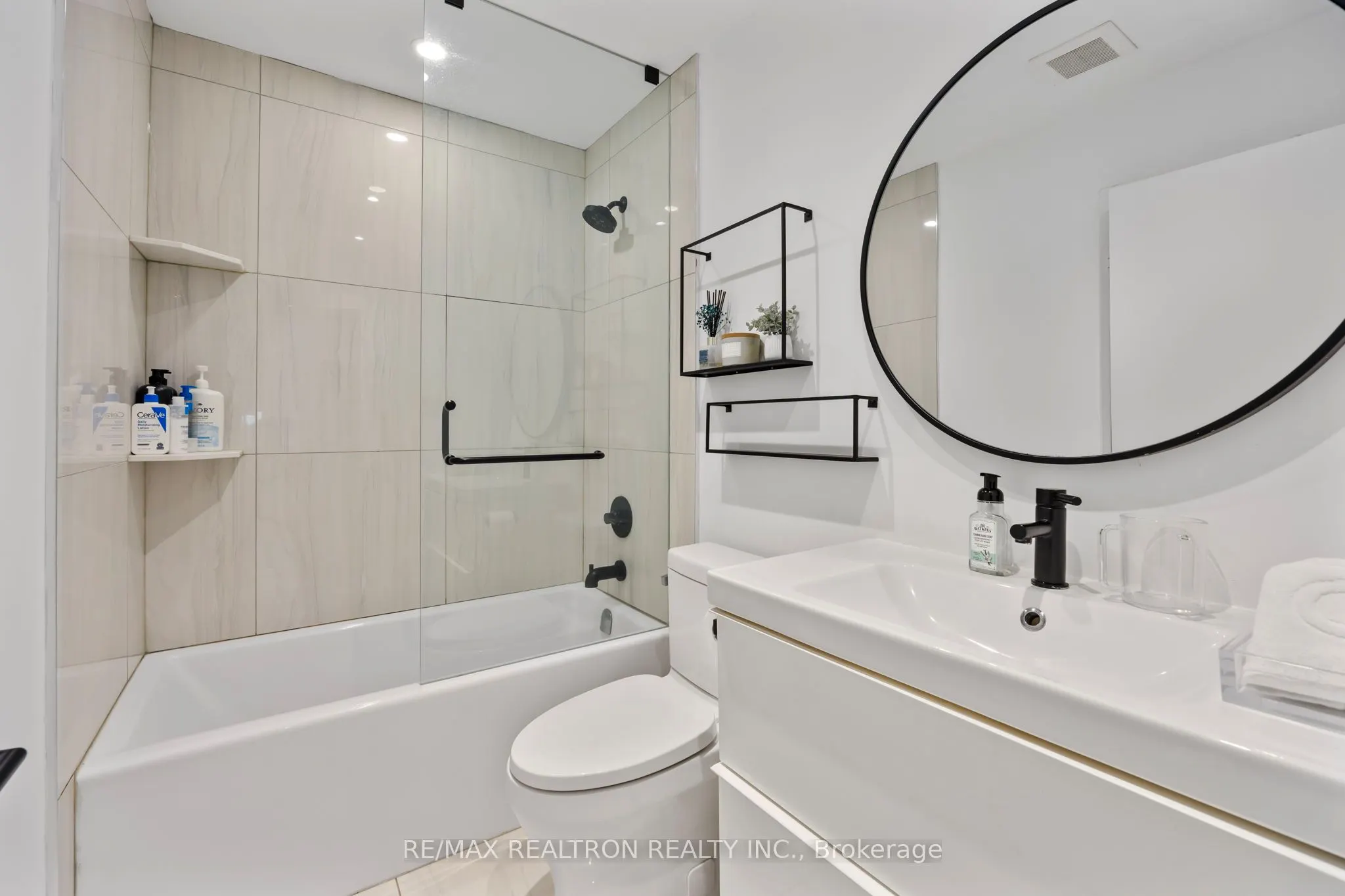 3000 Bathurst Street #110