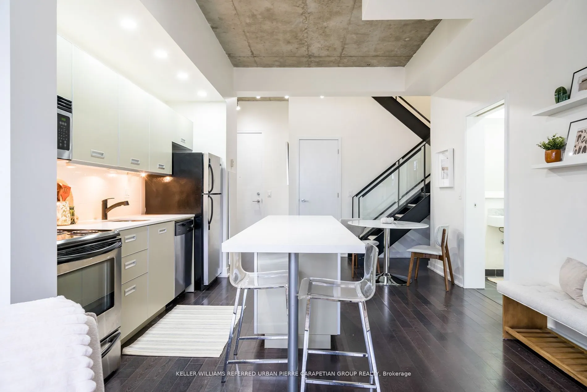 60 Bathurst Street #PH 1008