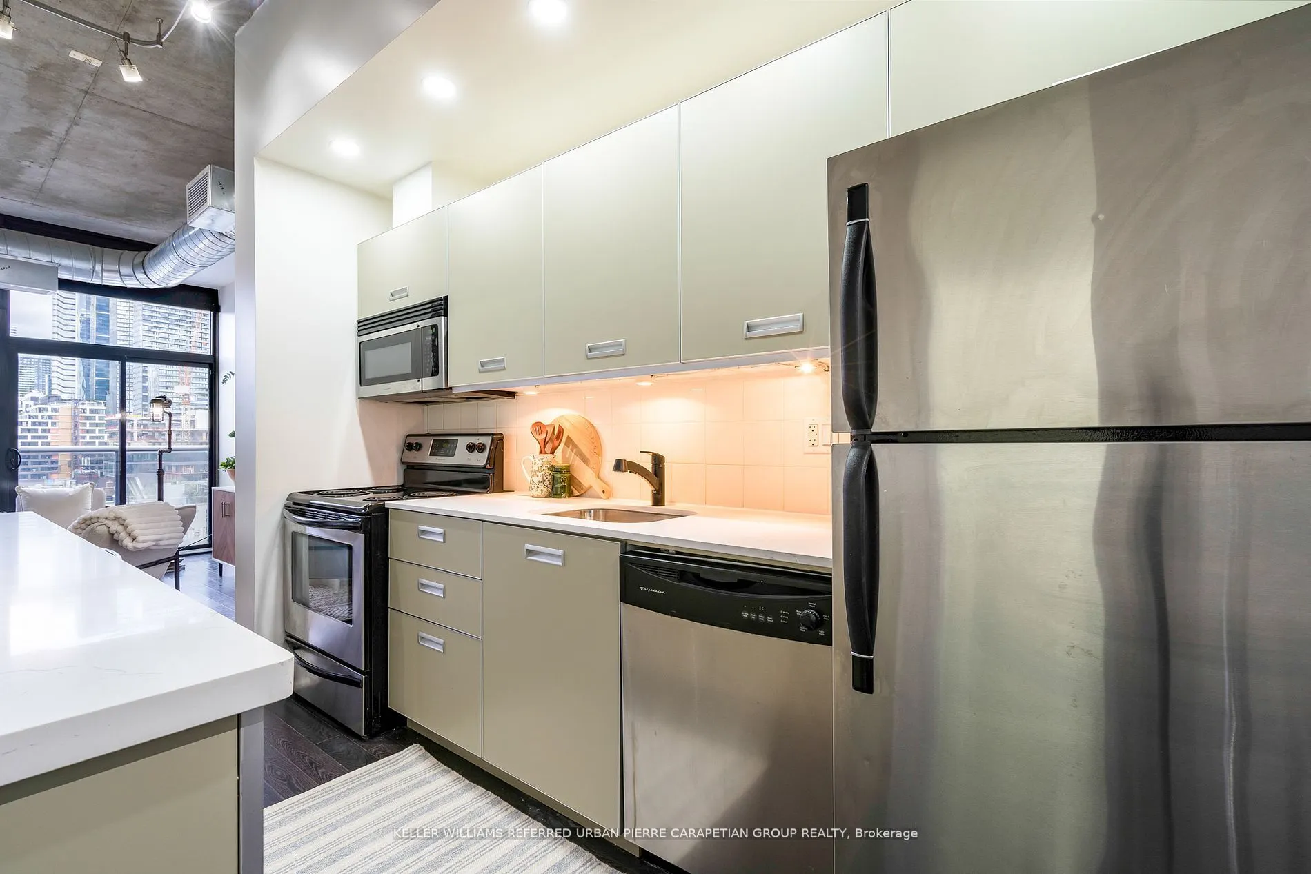 60 Bathurst Street #PH 1008