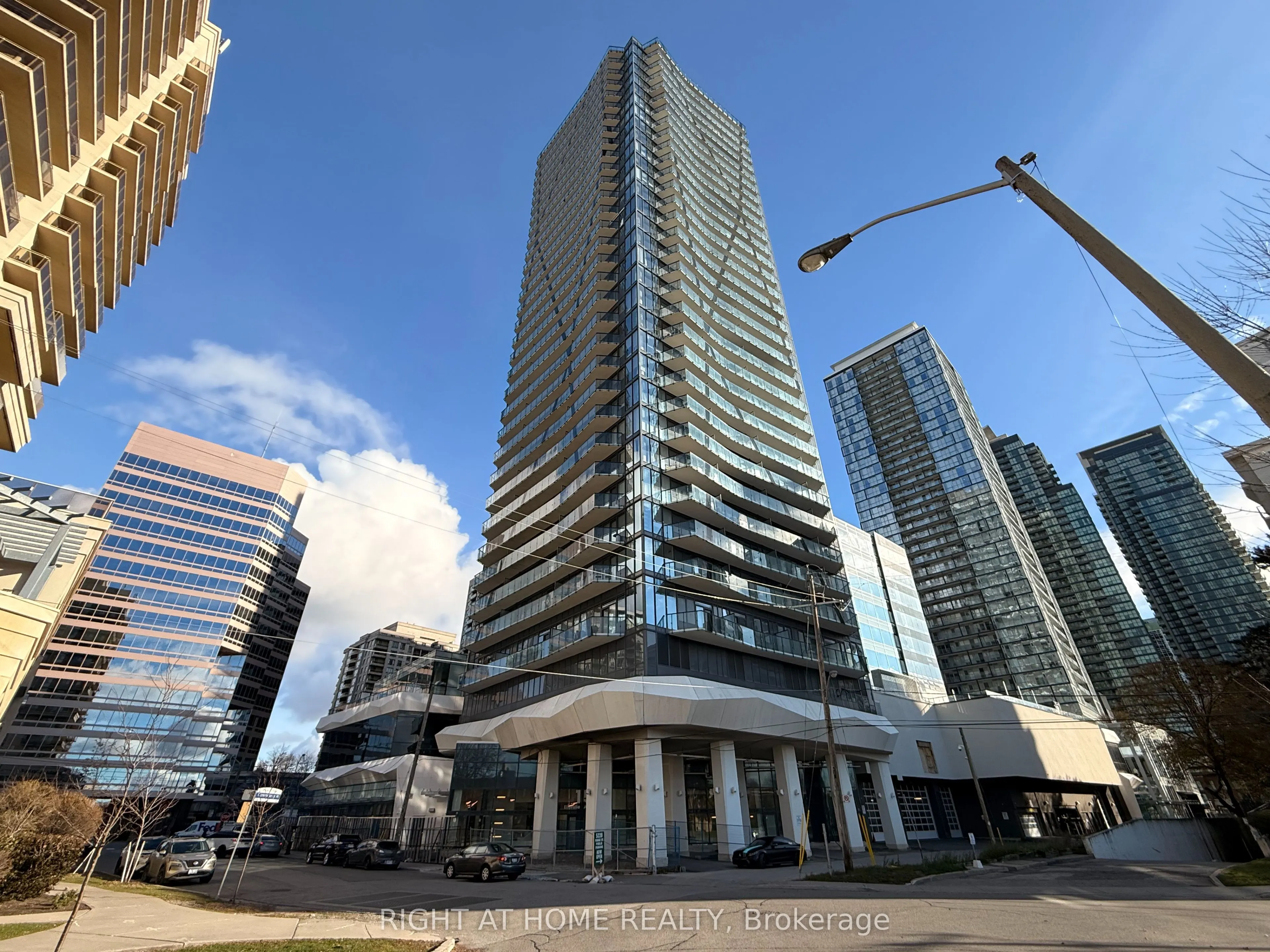 15 Ellerslie Avenue #PH03