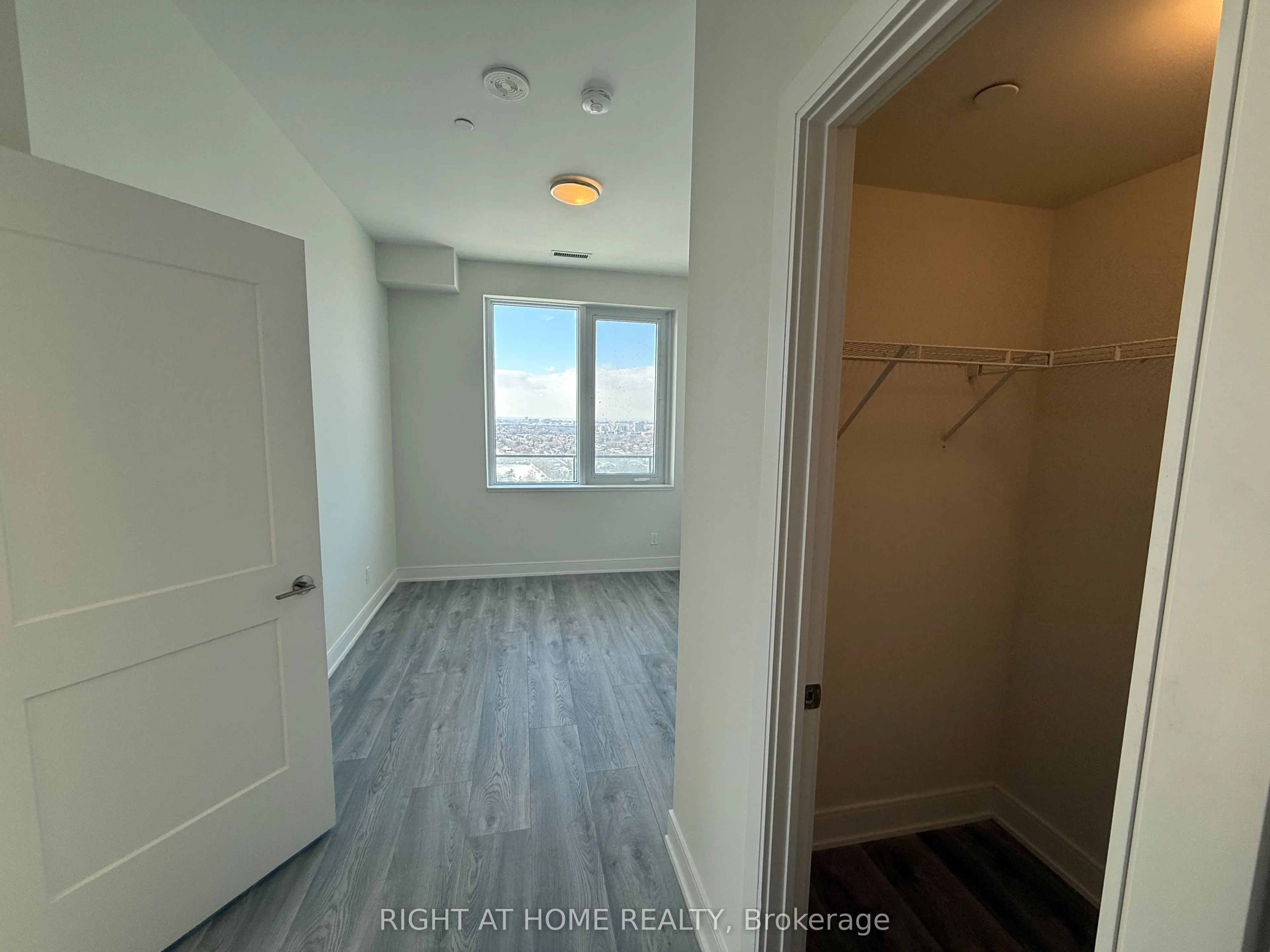 15 Ellerslie Avenue #PH03