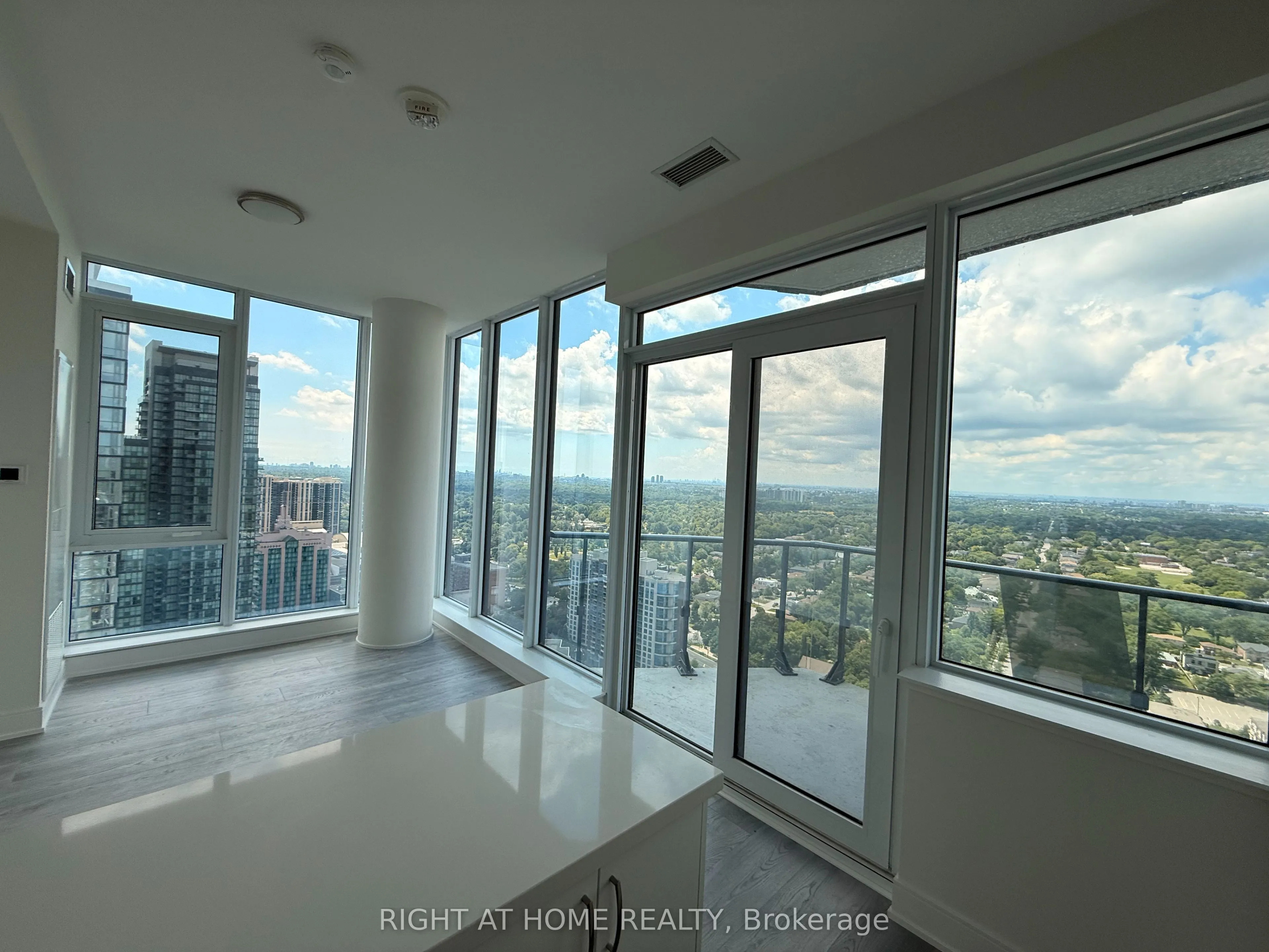 15 Ellerslie Avenue #PH03