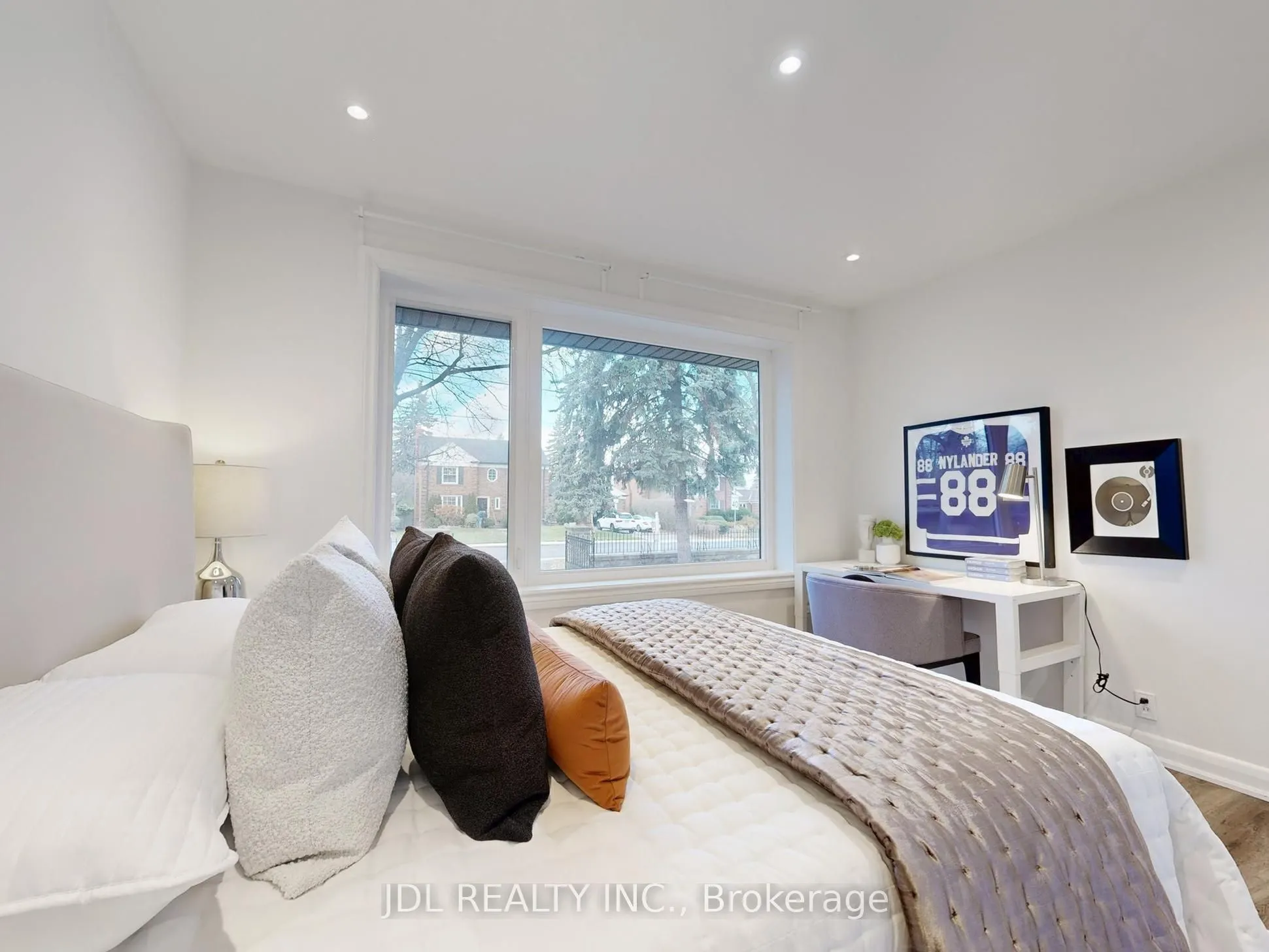 537 Blythwood Road