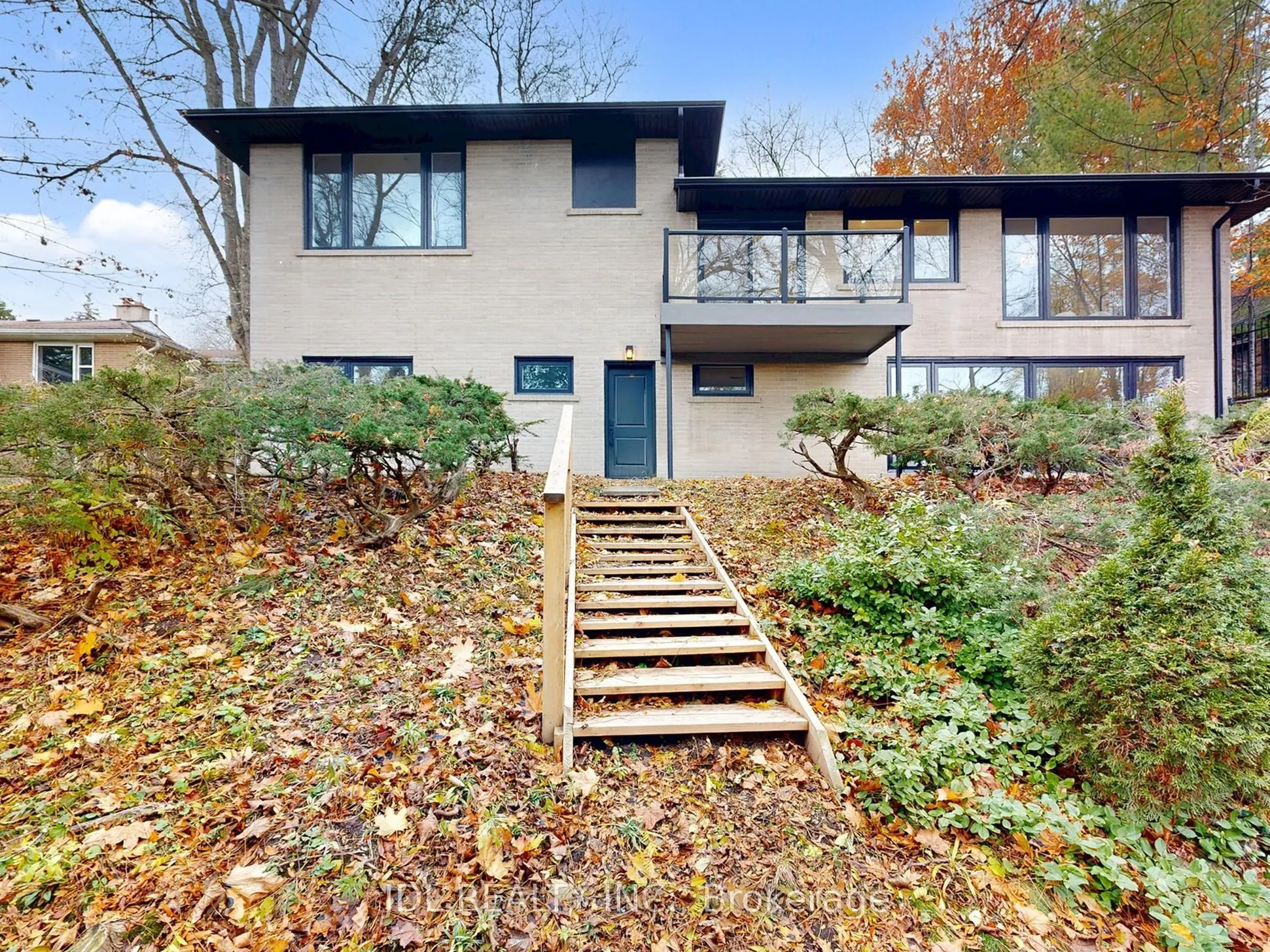 537 Blythwood Road