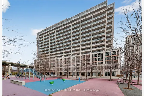 35 Bastion Street #706