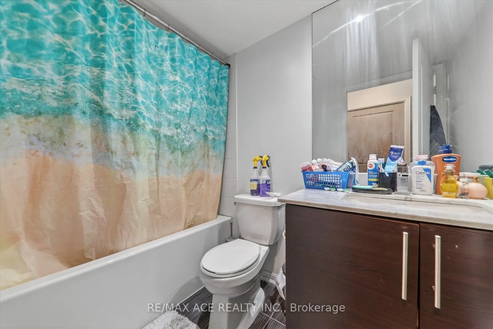 35 Bastion Street #706