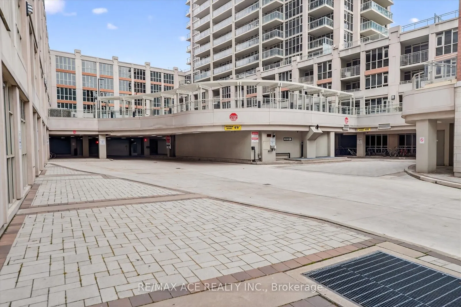 35 Bastion Street #706