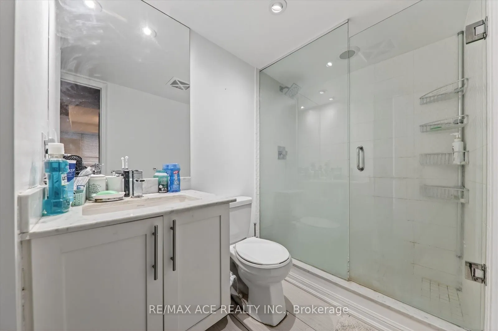 35 Bastion Street #706