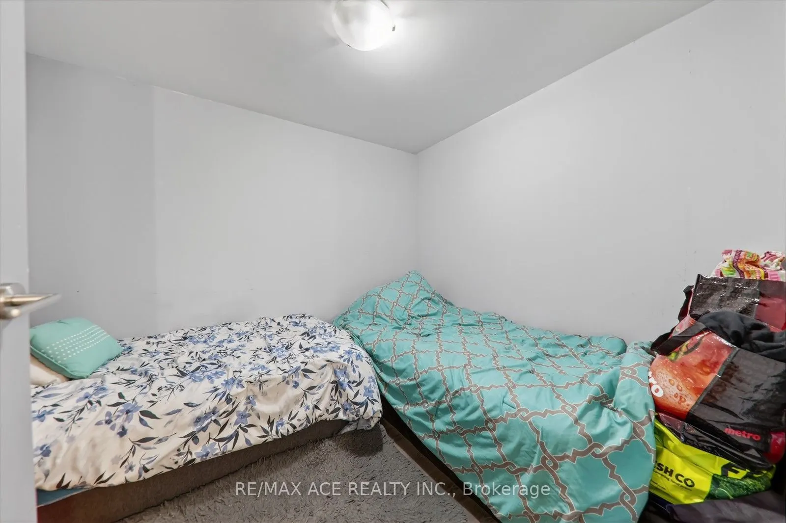 35 Bastion Street #706