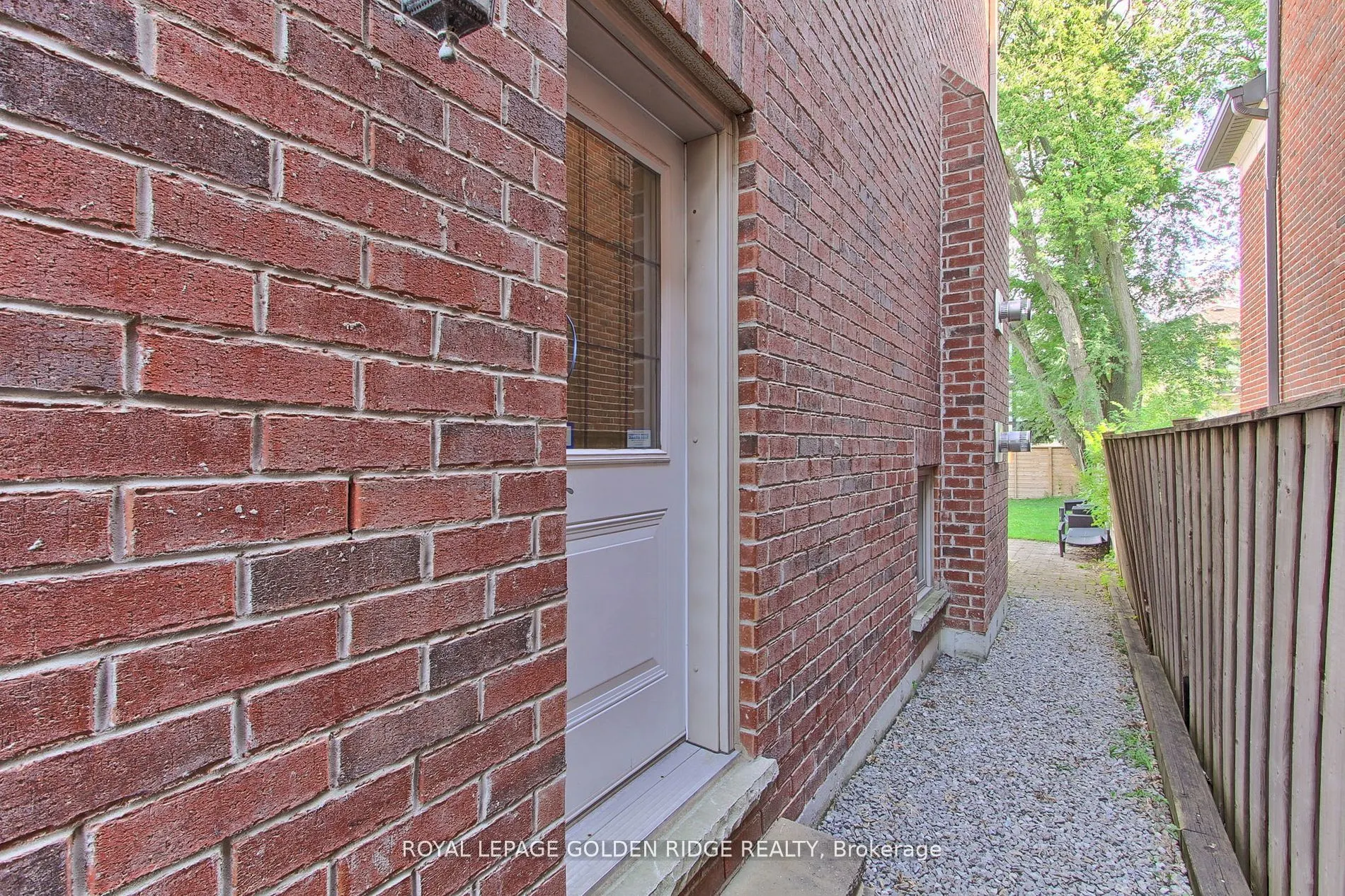 99 Bannockburn Avenue