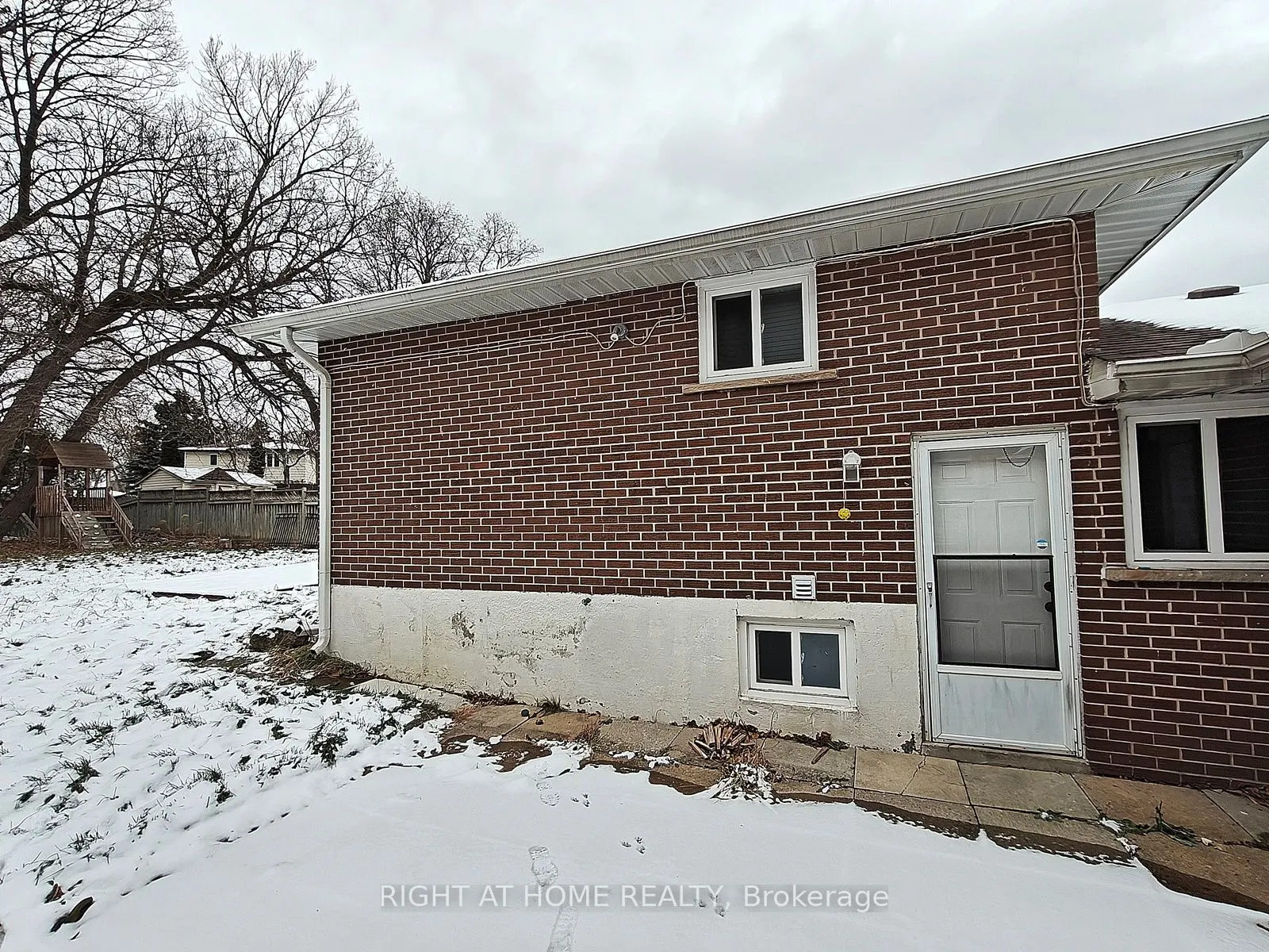 182 mcnicoll Avenue