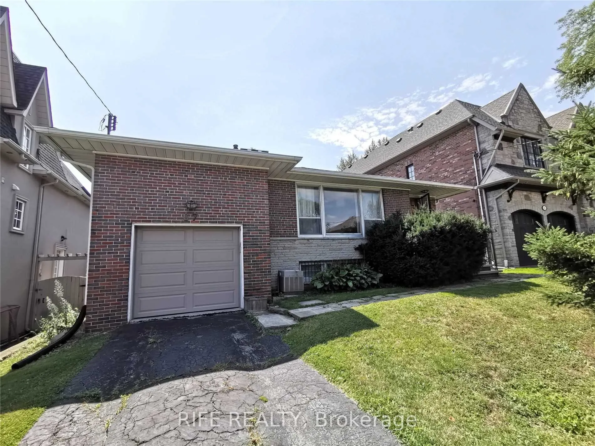 67 Munro Boulevard