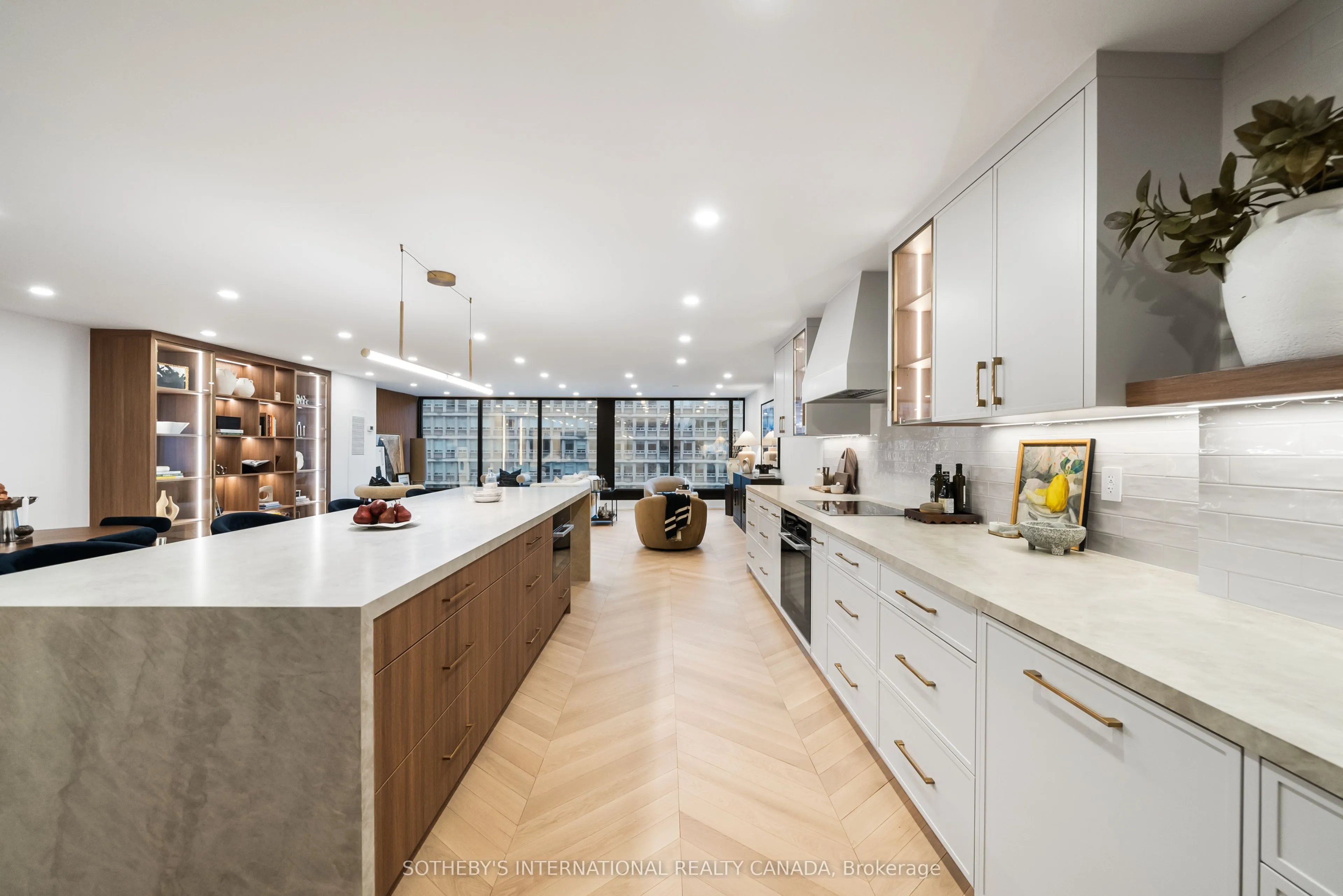 110 Bloor Street W #1009
