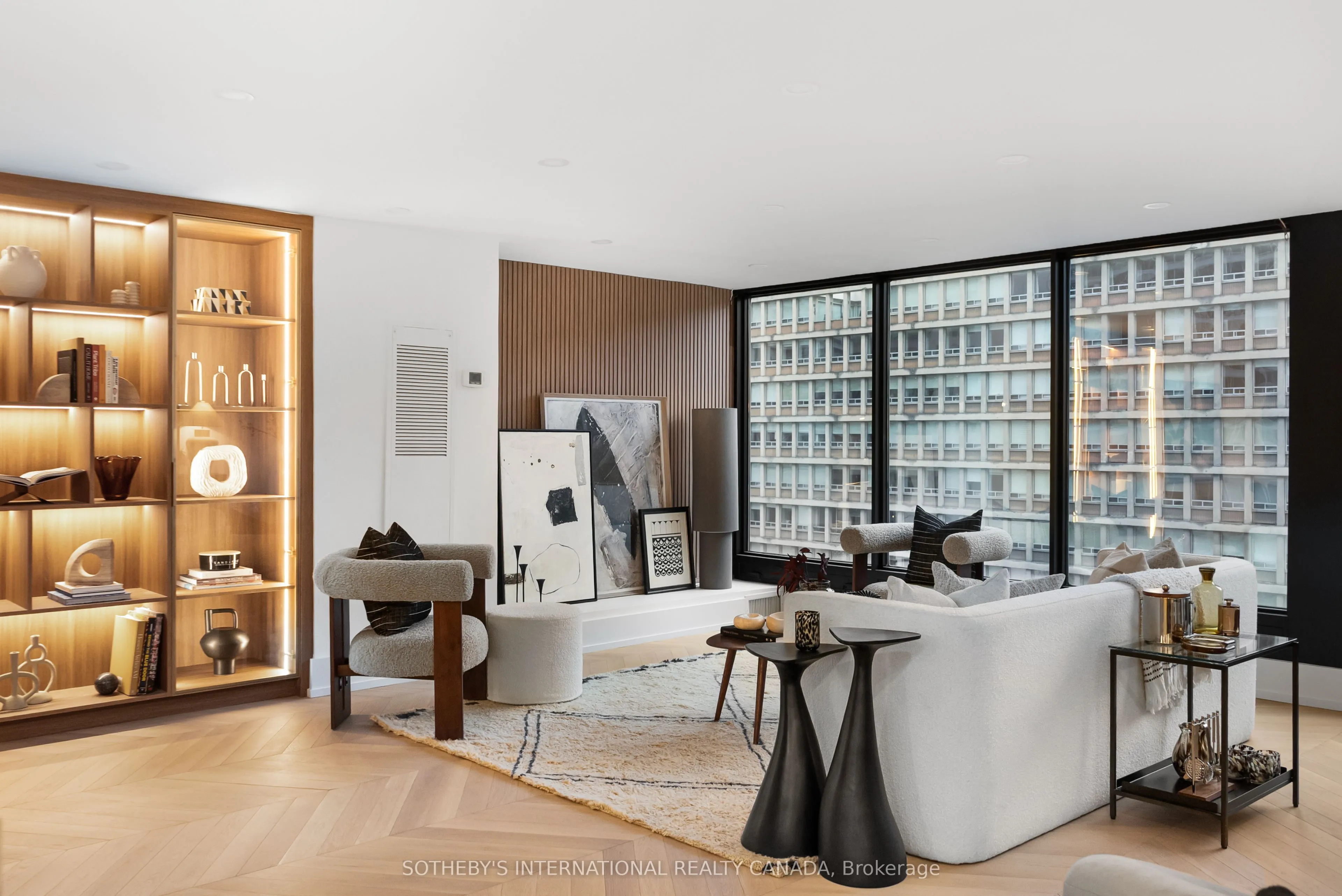110 Bloor Street W #1009