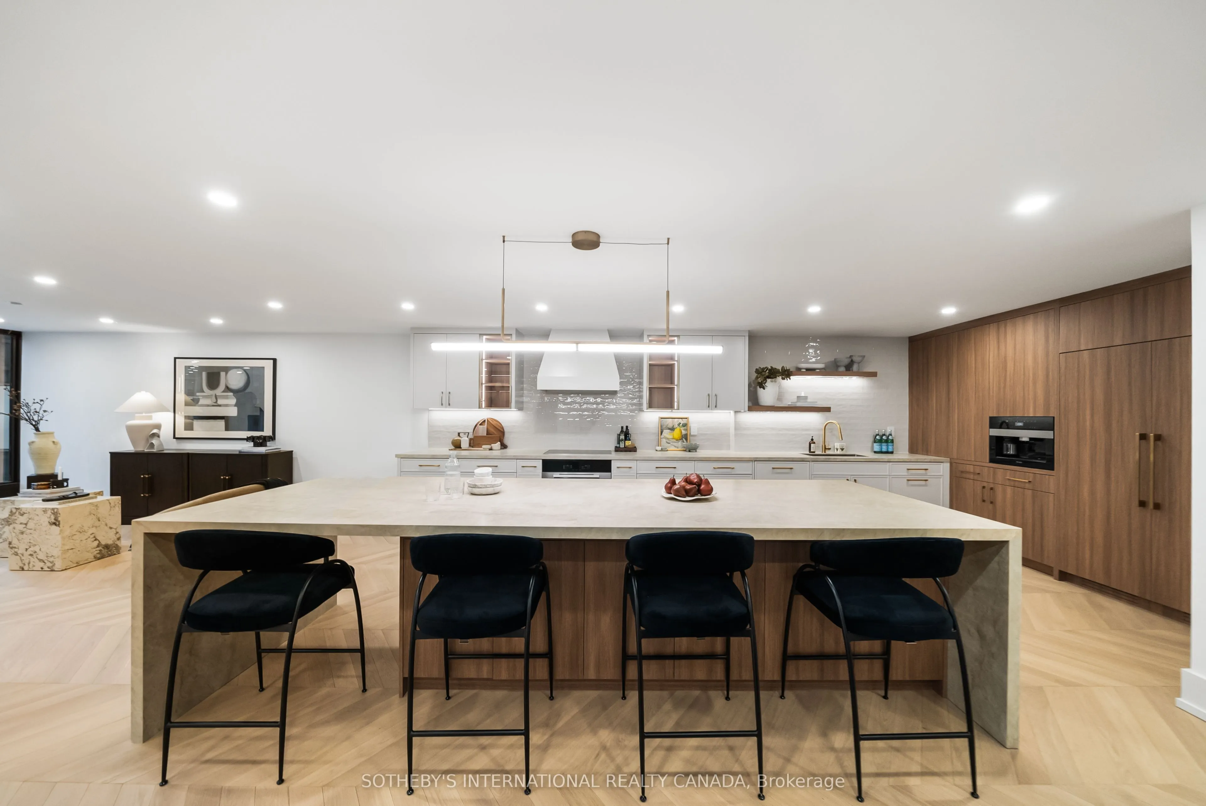 110 Bloor Street W #1009
