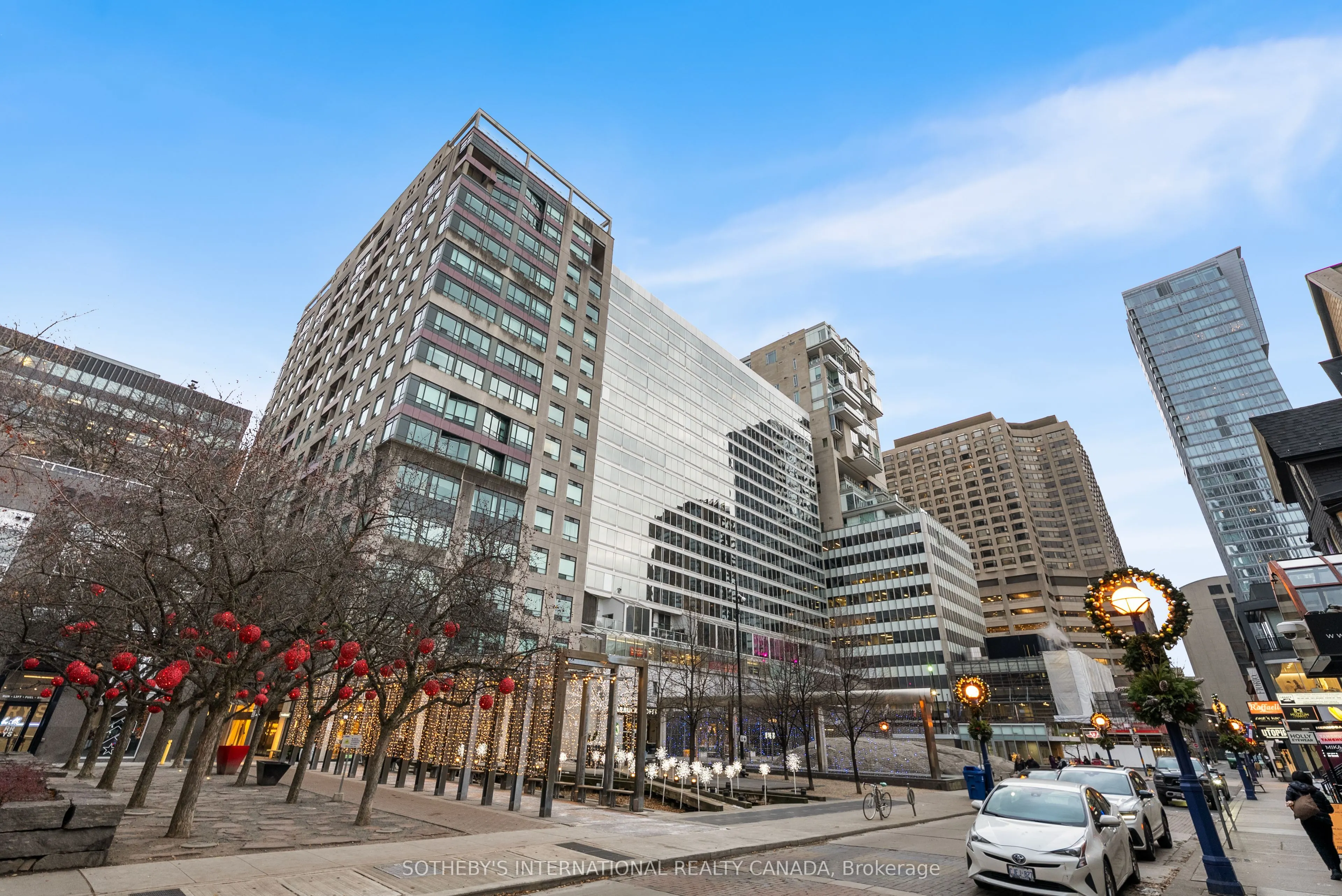 110 Bloor Street W #1009