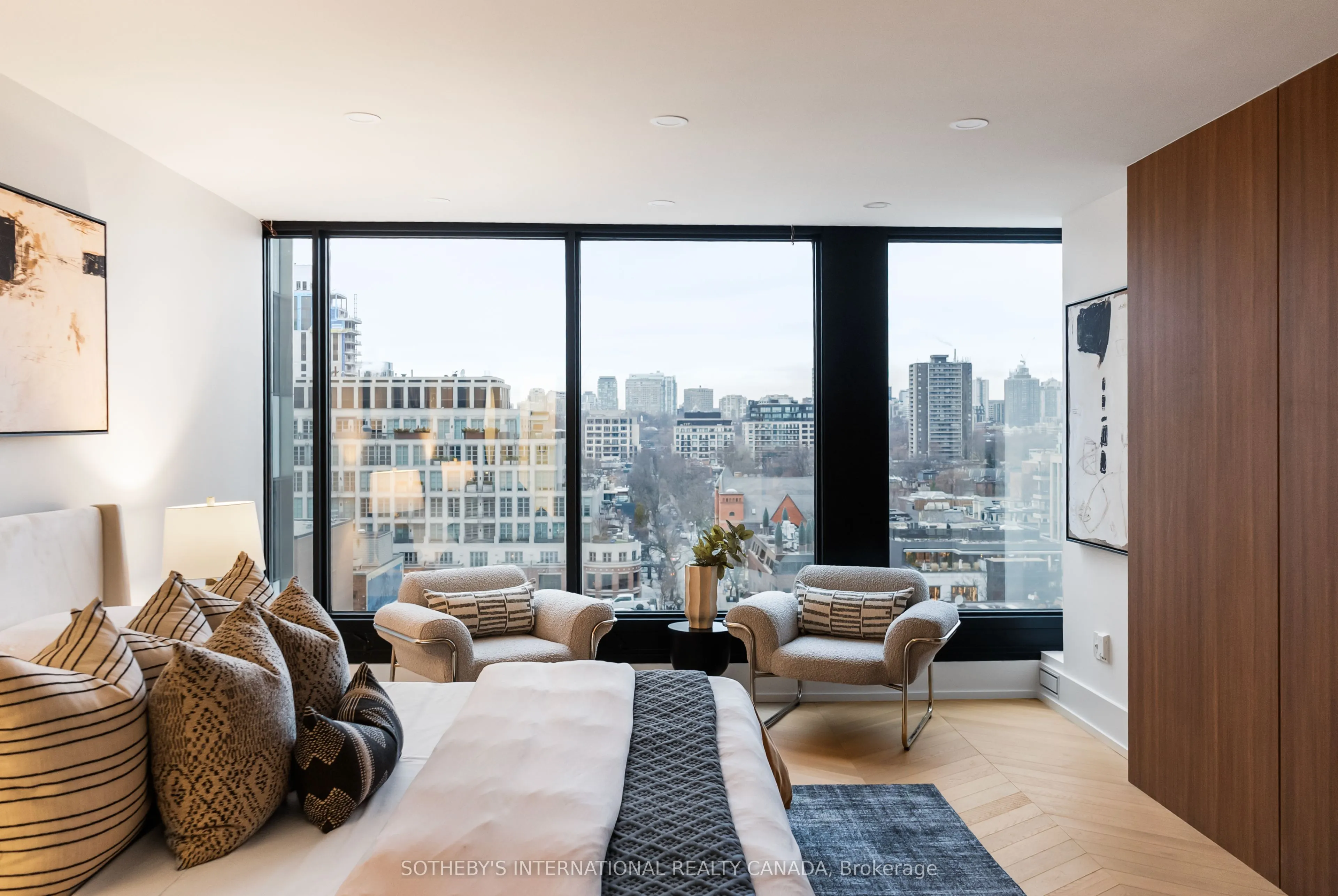 110 Bloor Street W #1009