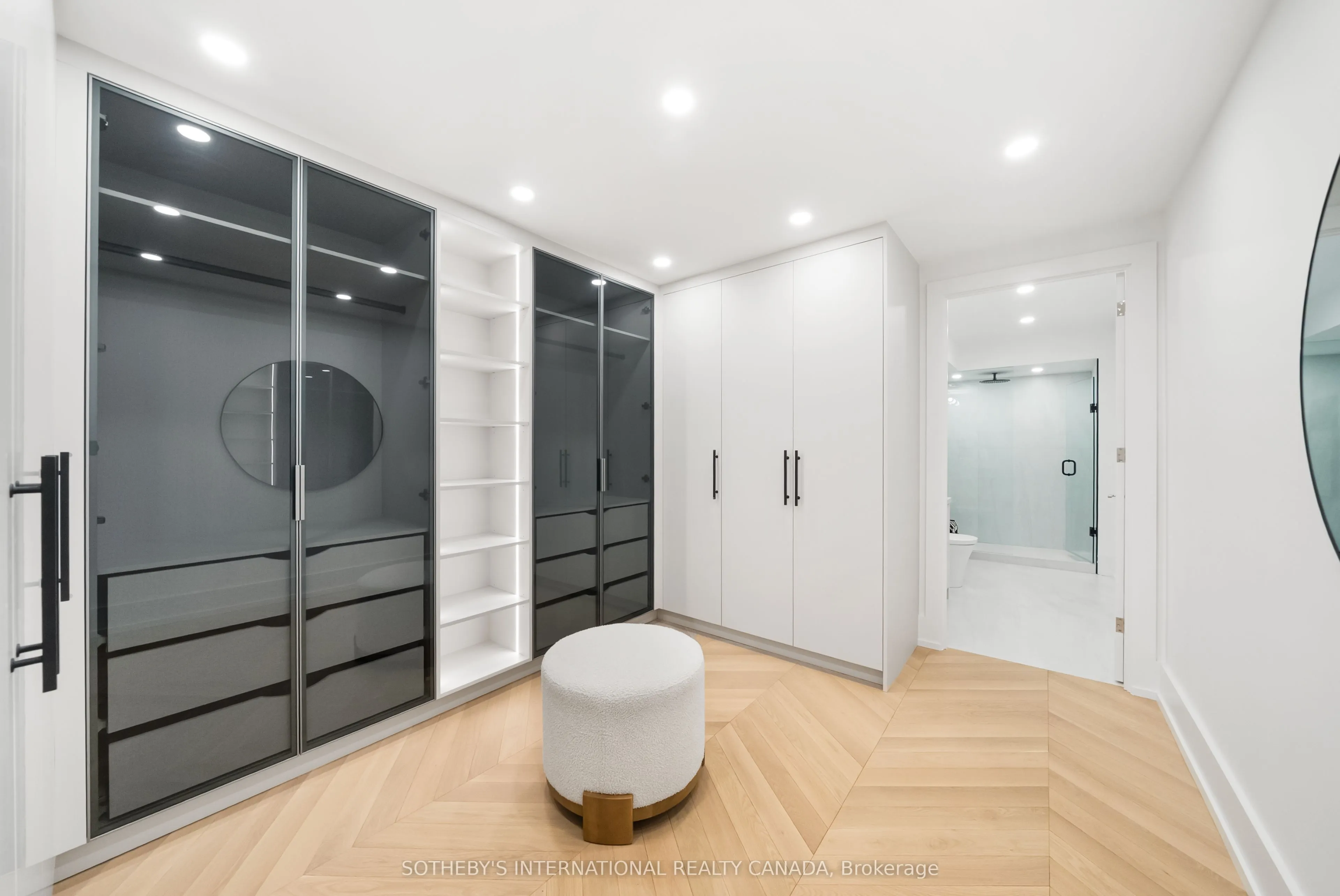 110 Bloor Street W #1009