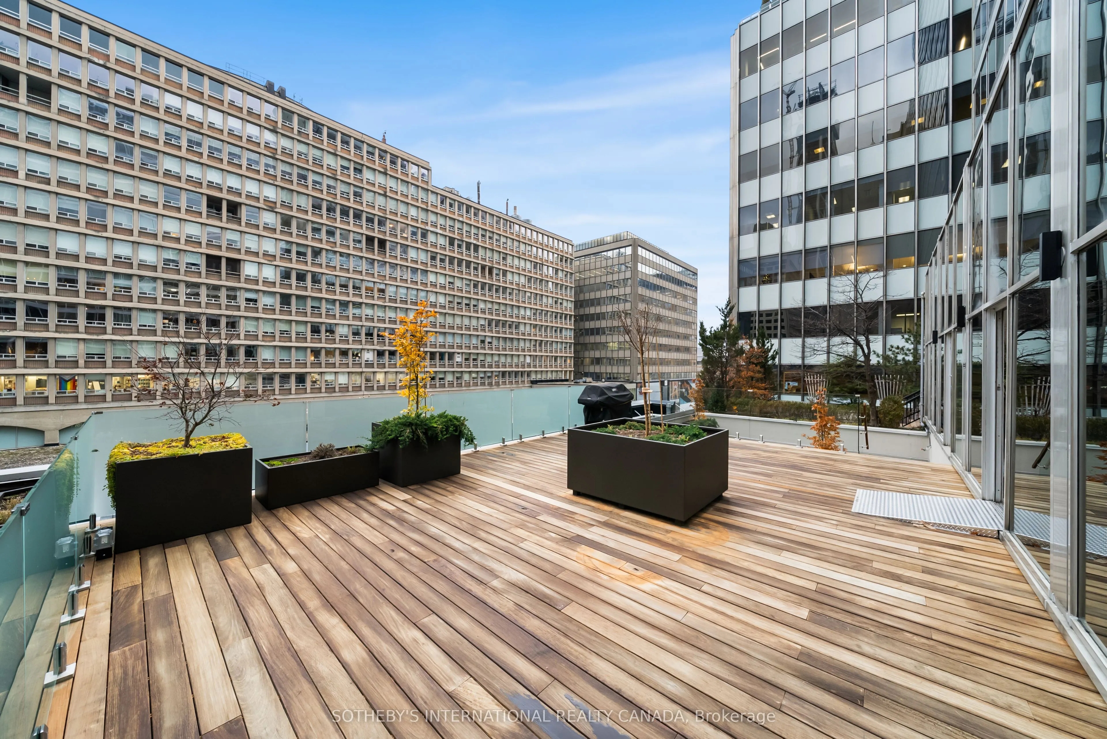 110 Bloor Street W #1009
