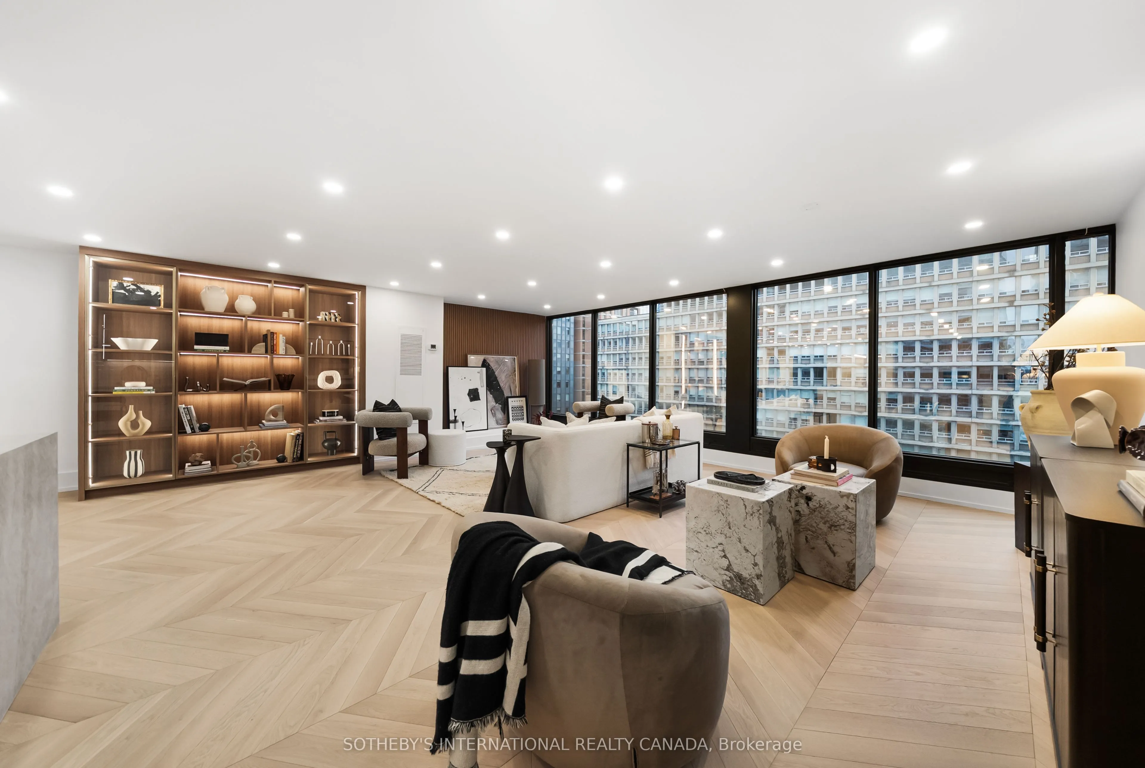 110 Bloor Street W #1009