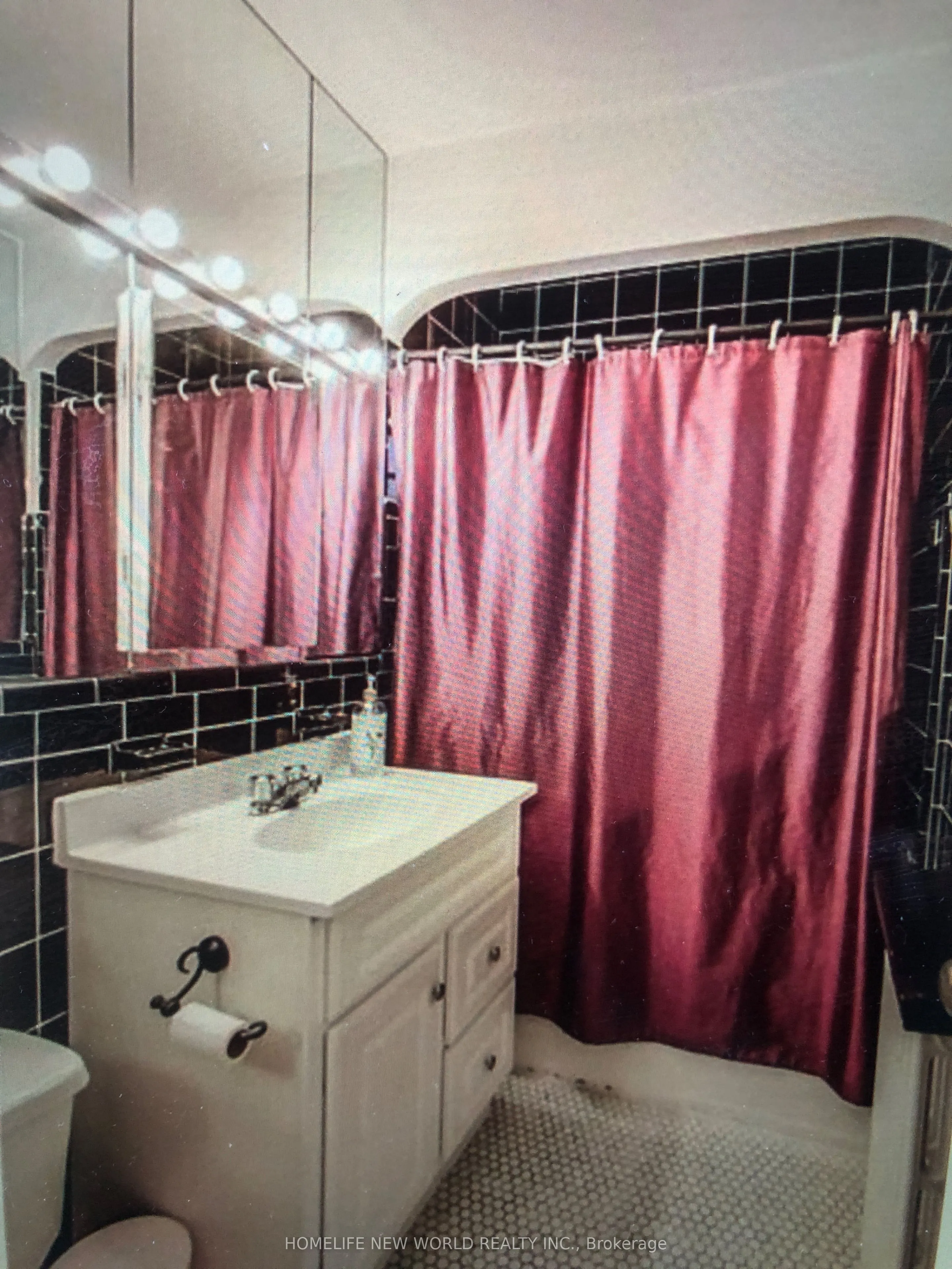 1217 Avenue Road #4