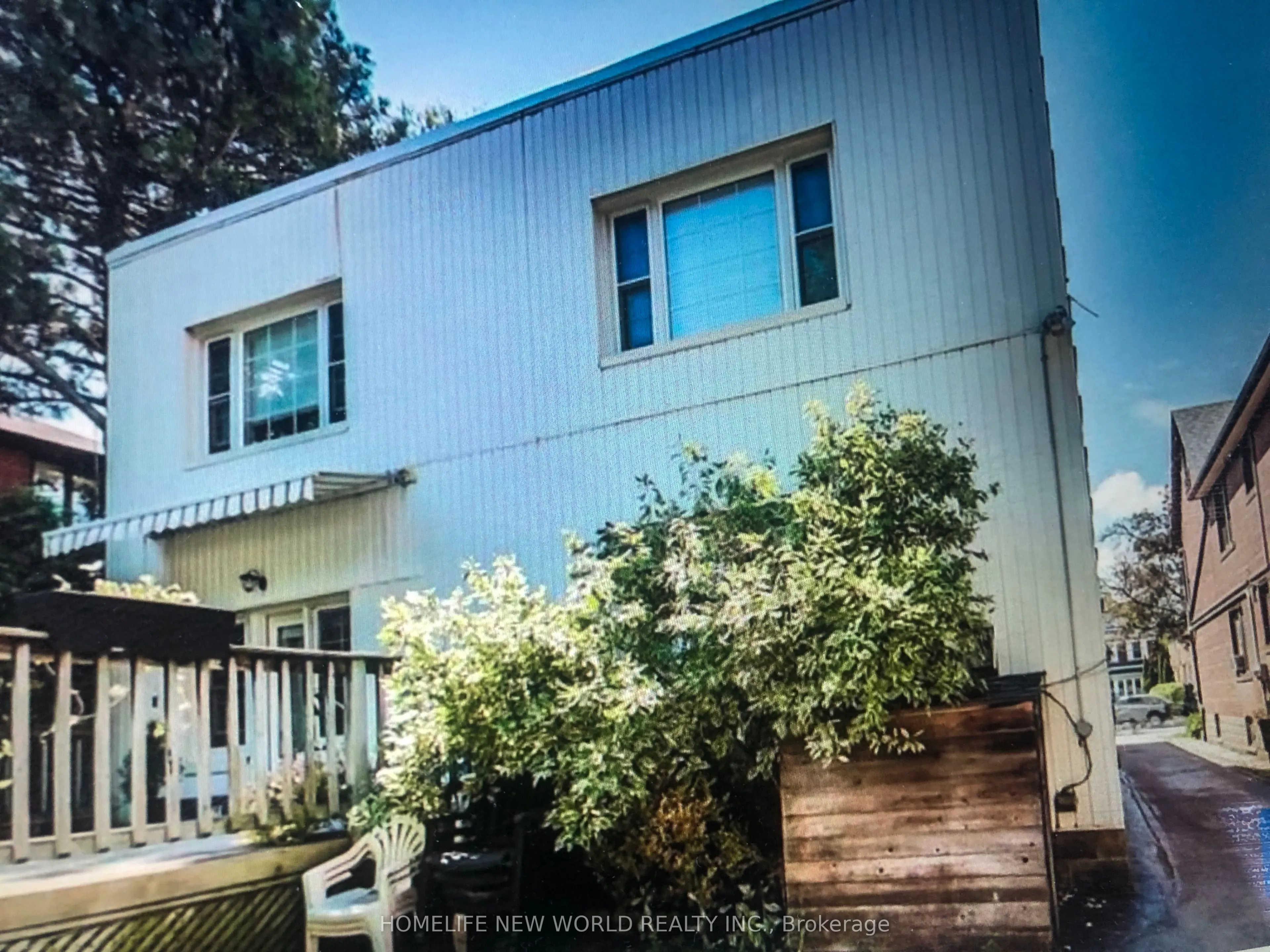 1217 Avenue Road #4