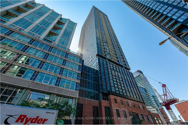 88 Blue Jays Way #2301