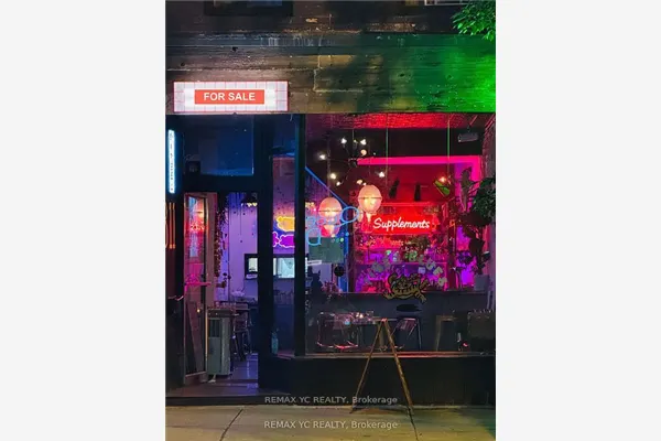 811 Queen Street W